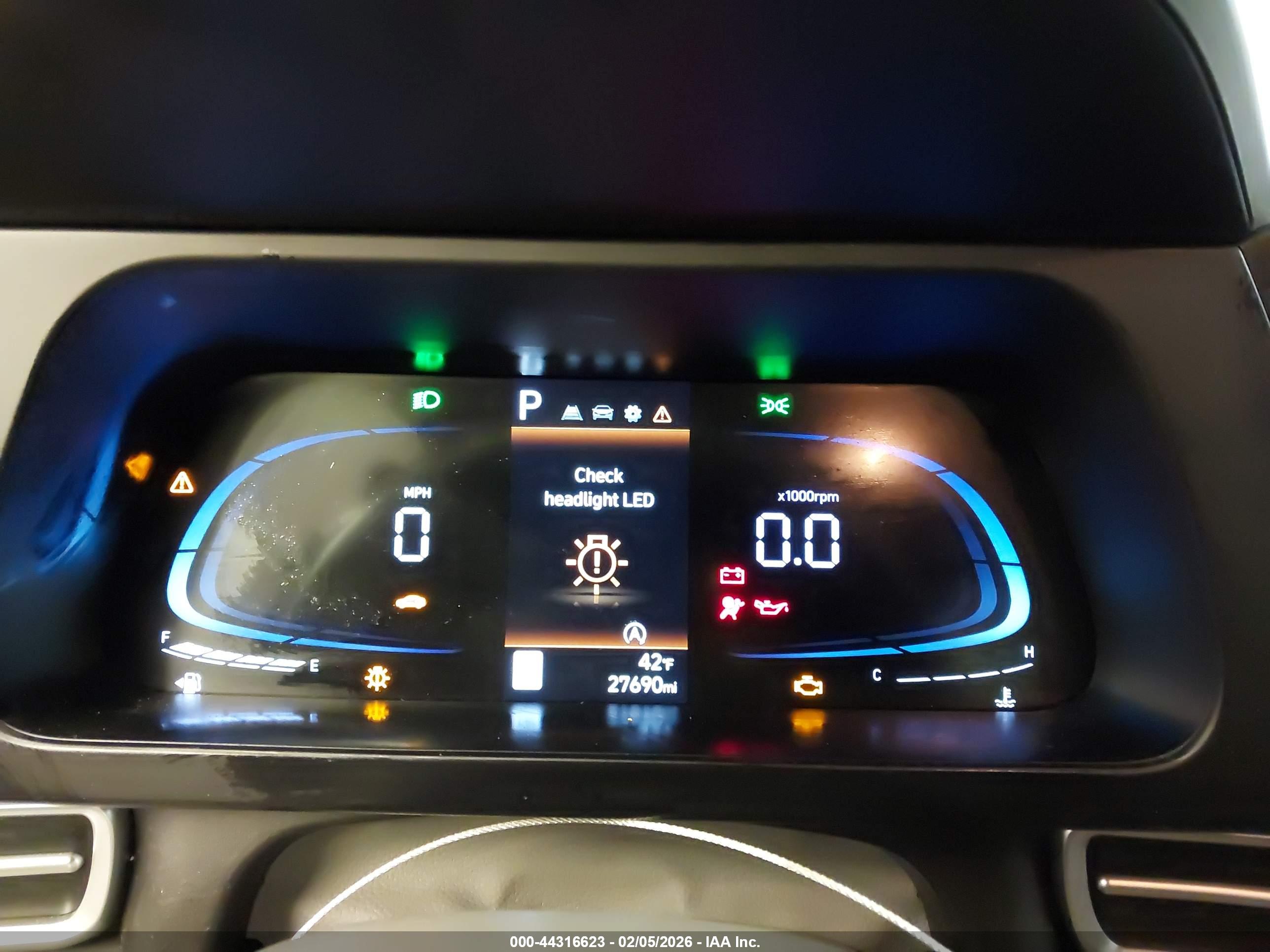 HYUNDAI ELANTRA image 7