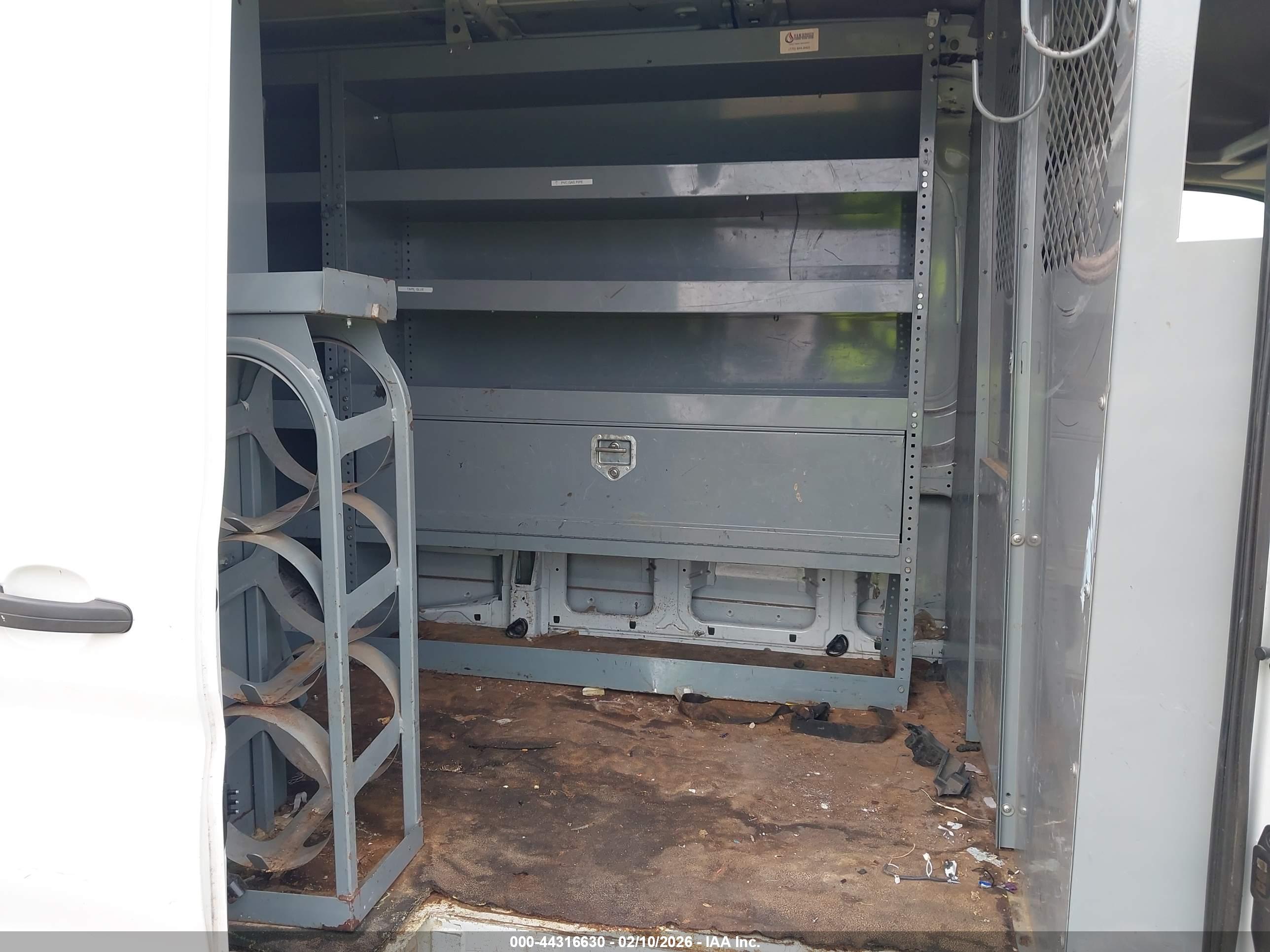 FORD TRANSIT-250 image 8