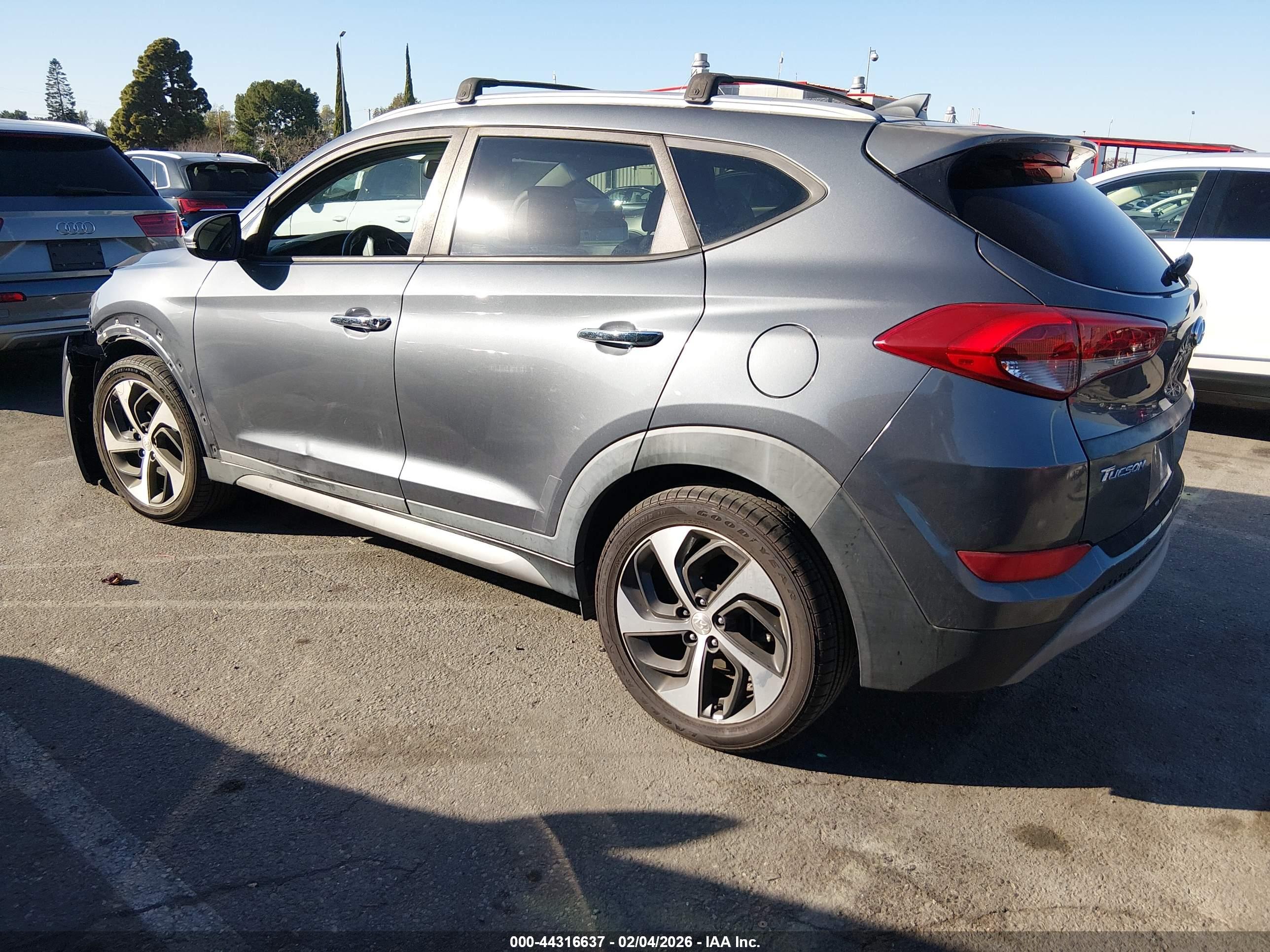 HYUNDAI TUCSON image 3