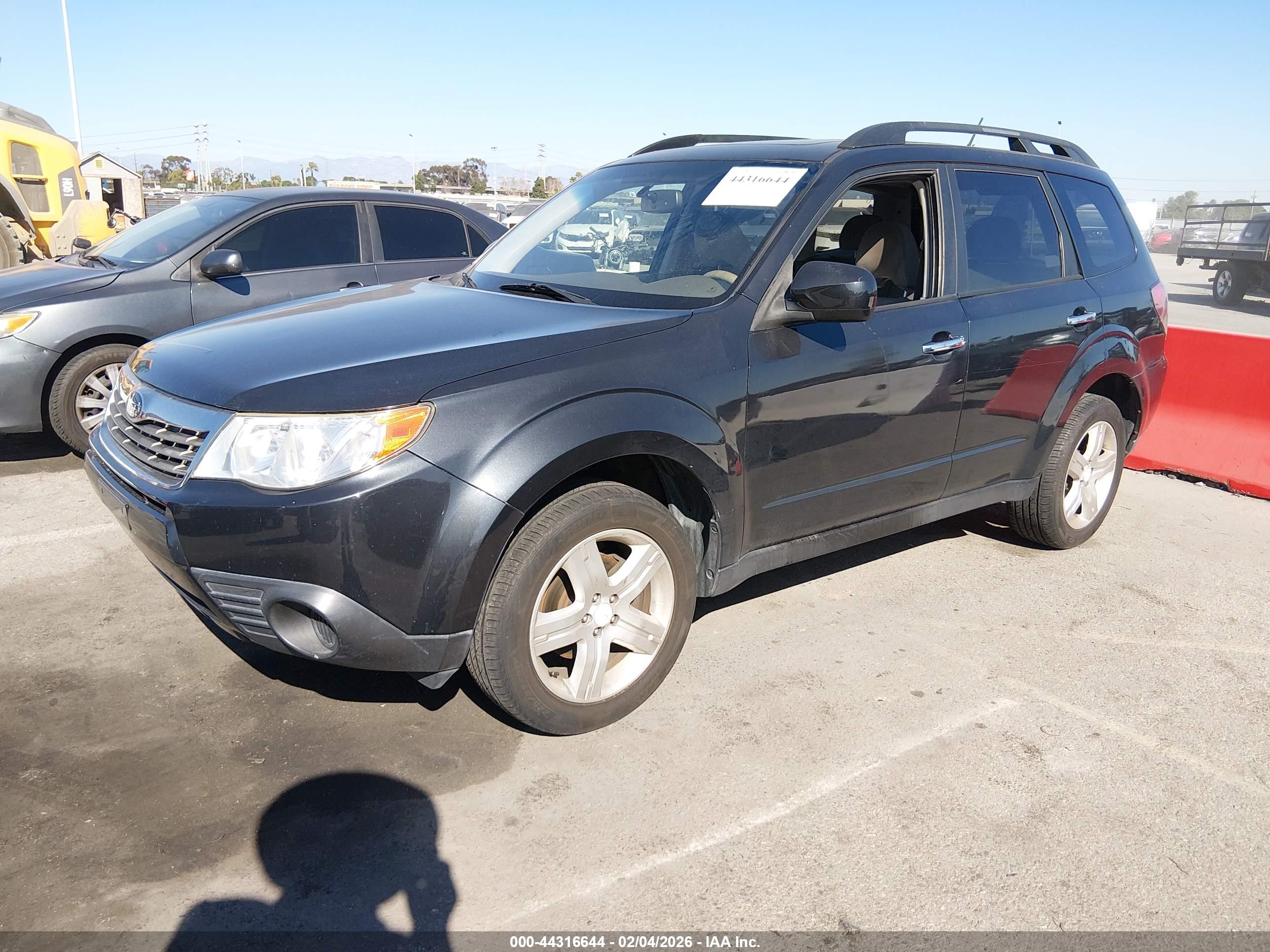 SUBARU FORESTER image 2