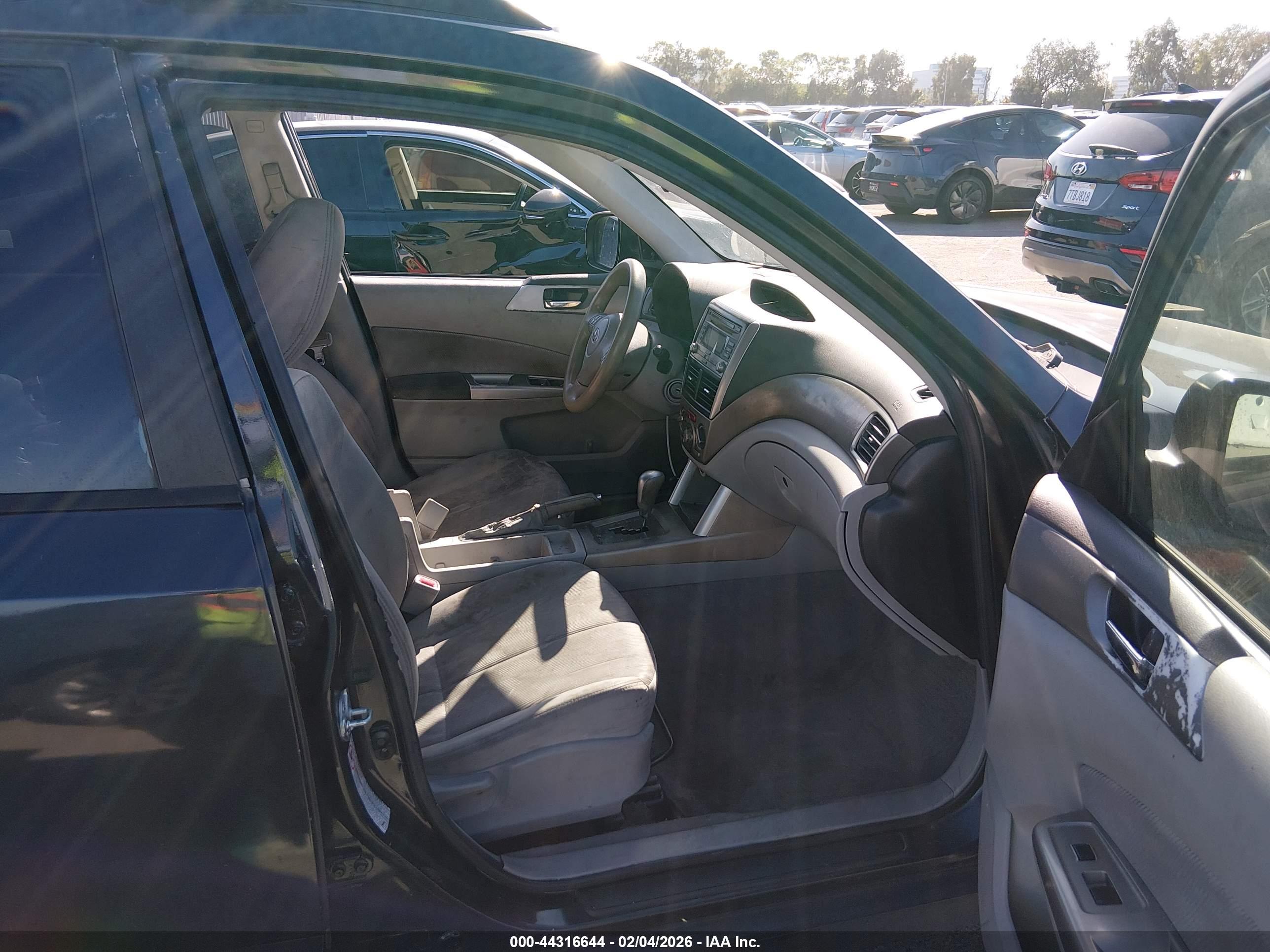 SUBARU FORESTER image 5