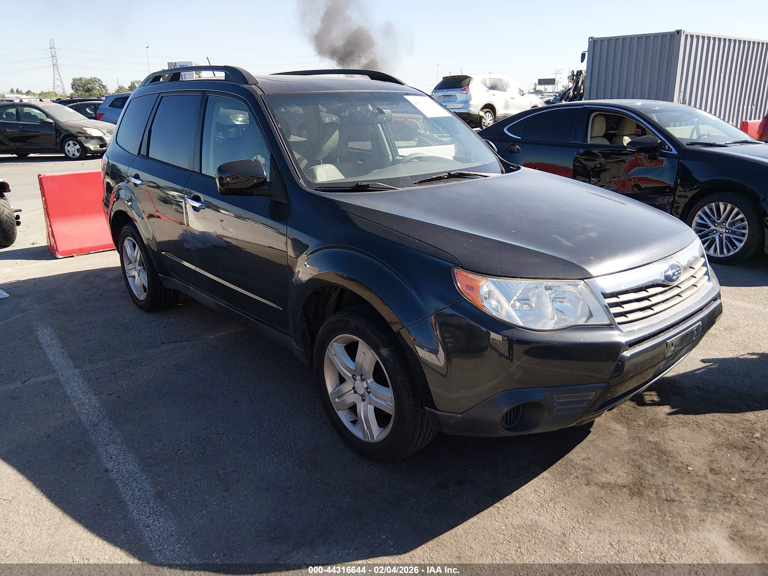 SUBARU FORESTER image 6