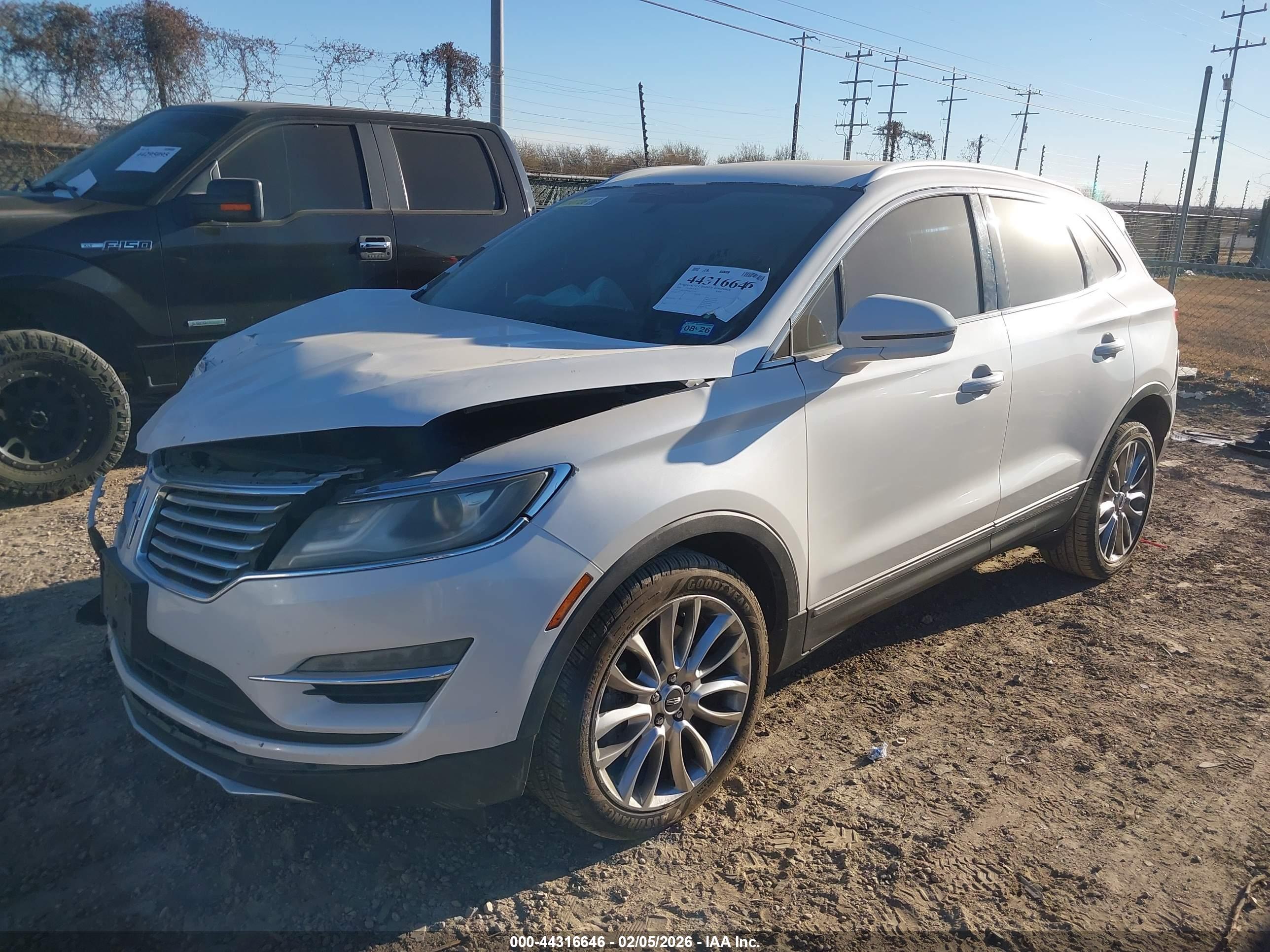 LINCOLN MKC image 2