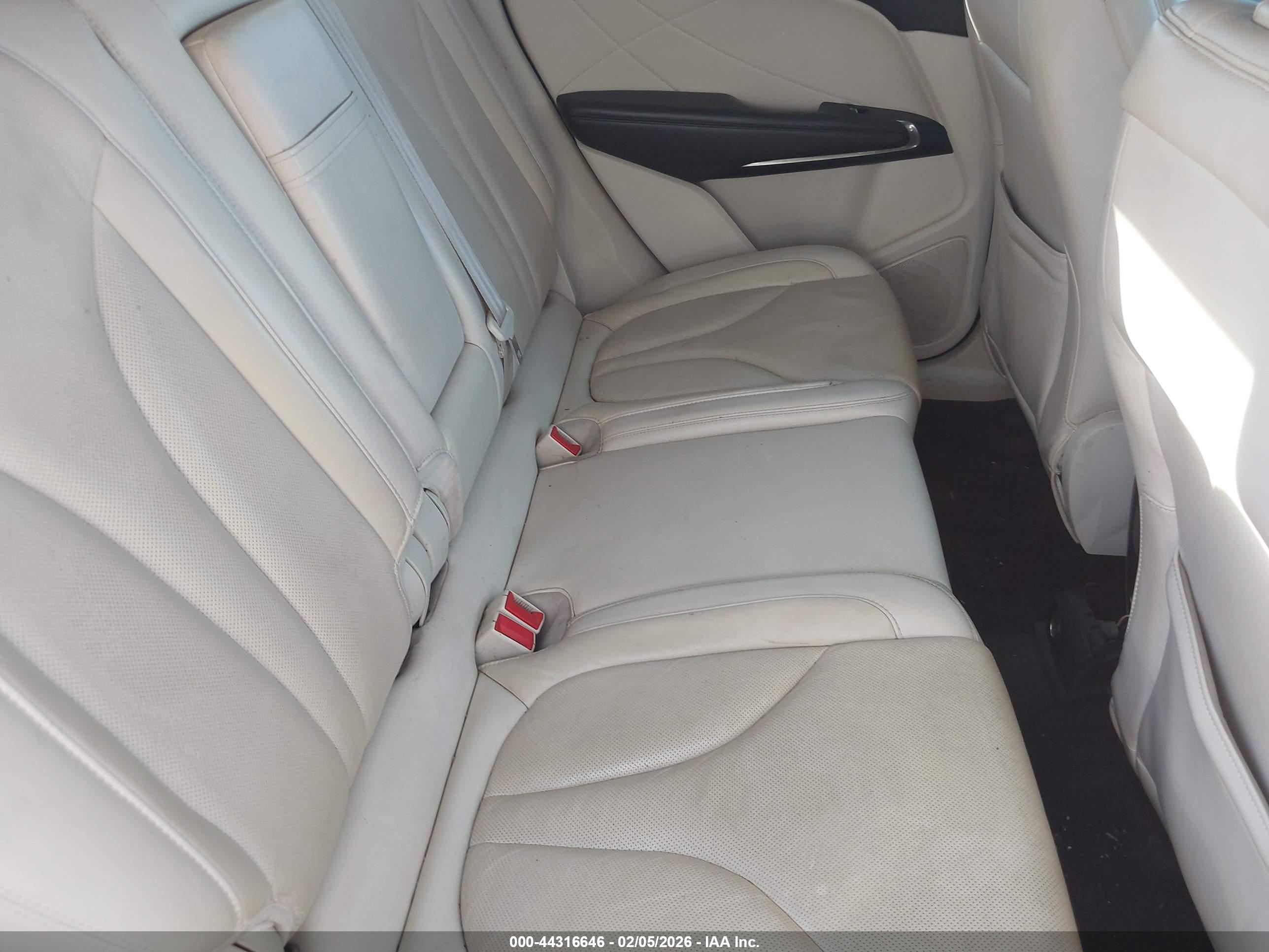 LINCOLN MKC image 8