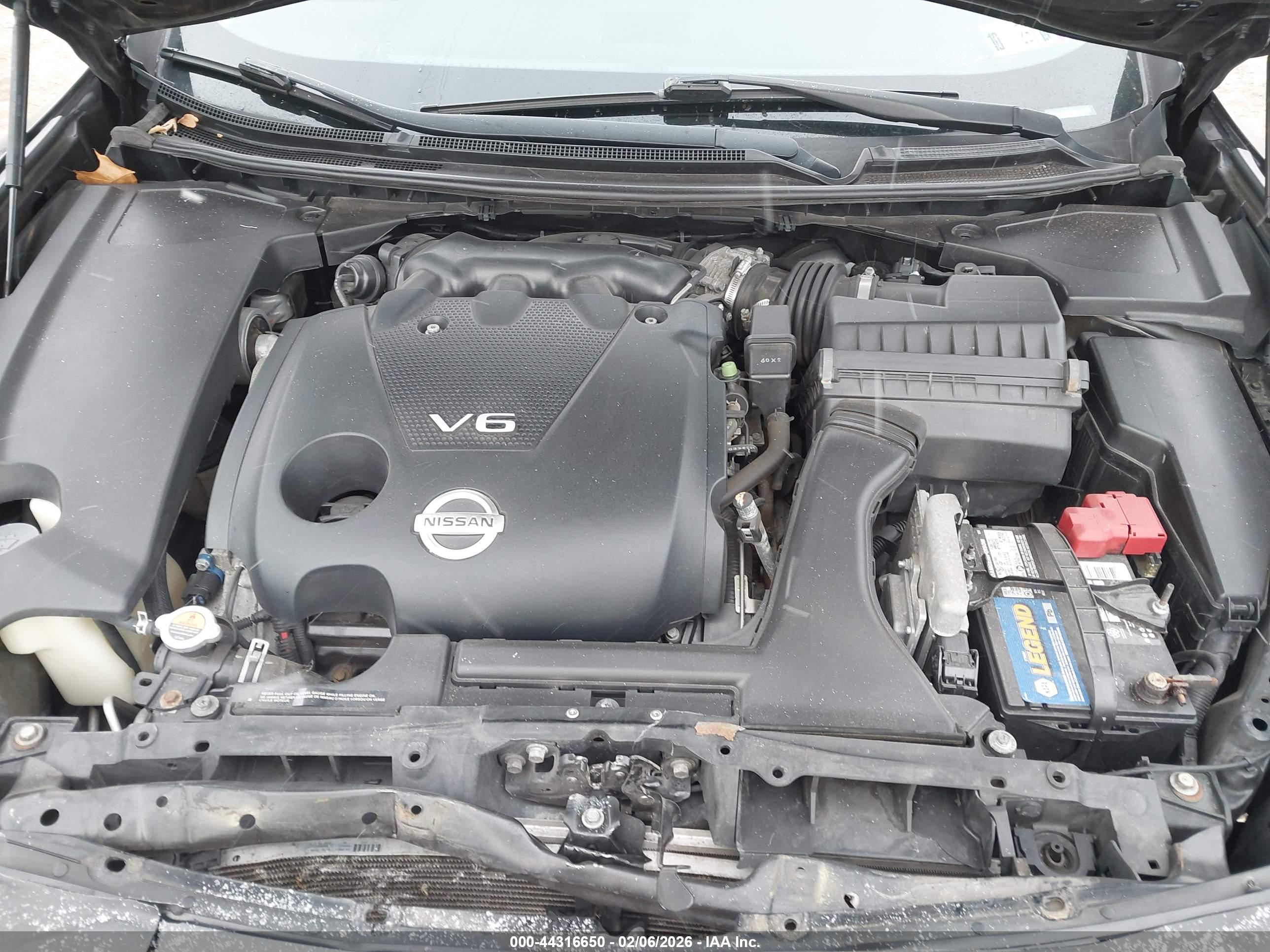 NISSAN MAXIMA image 10