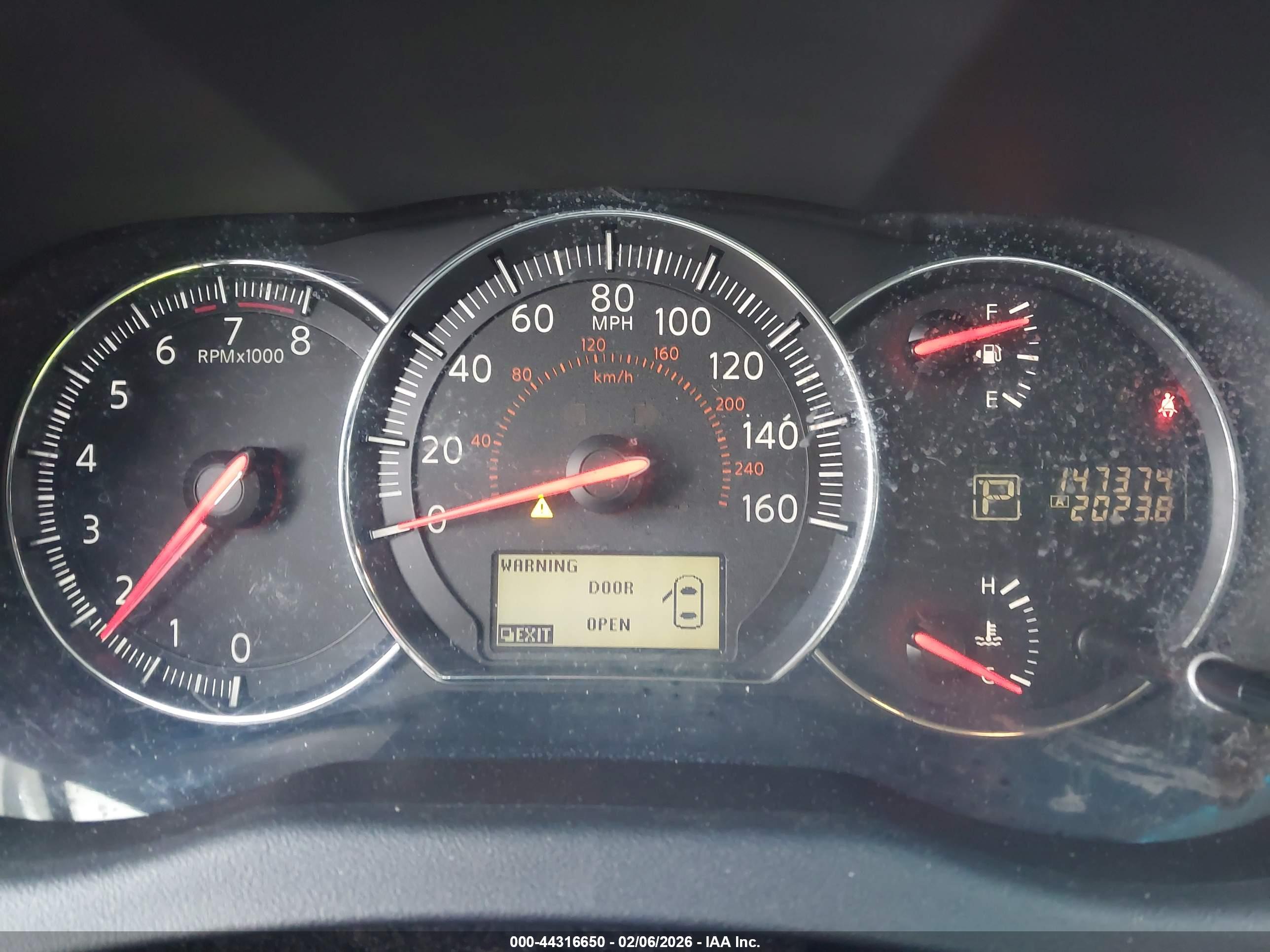 NISSAN MAXIMA image 7