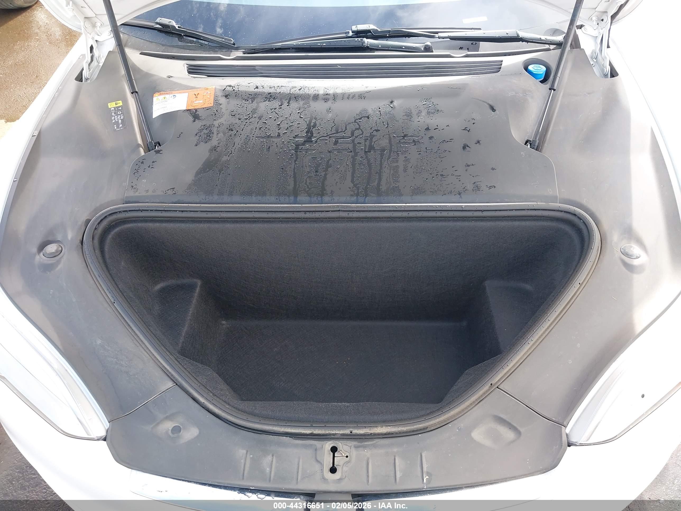 TESLA MODEL image 10