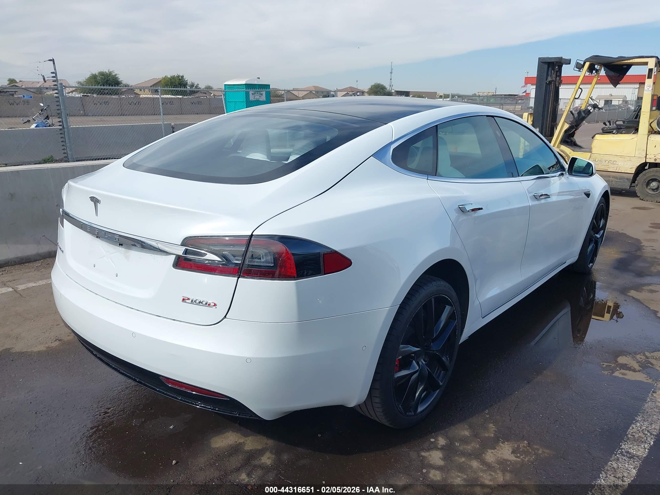 TESLA MODEL image 4