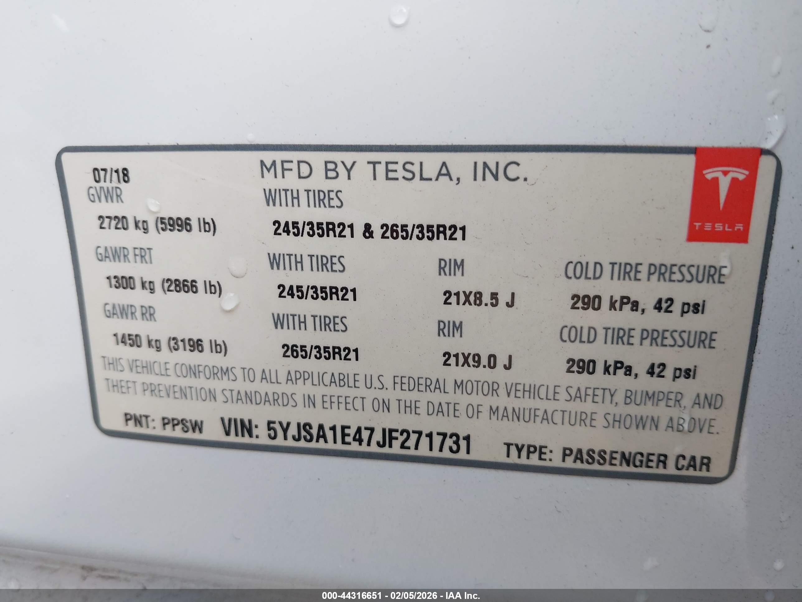TESLA MODEL image 9