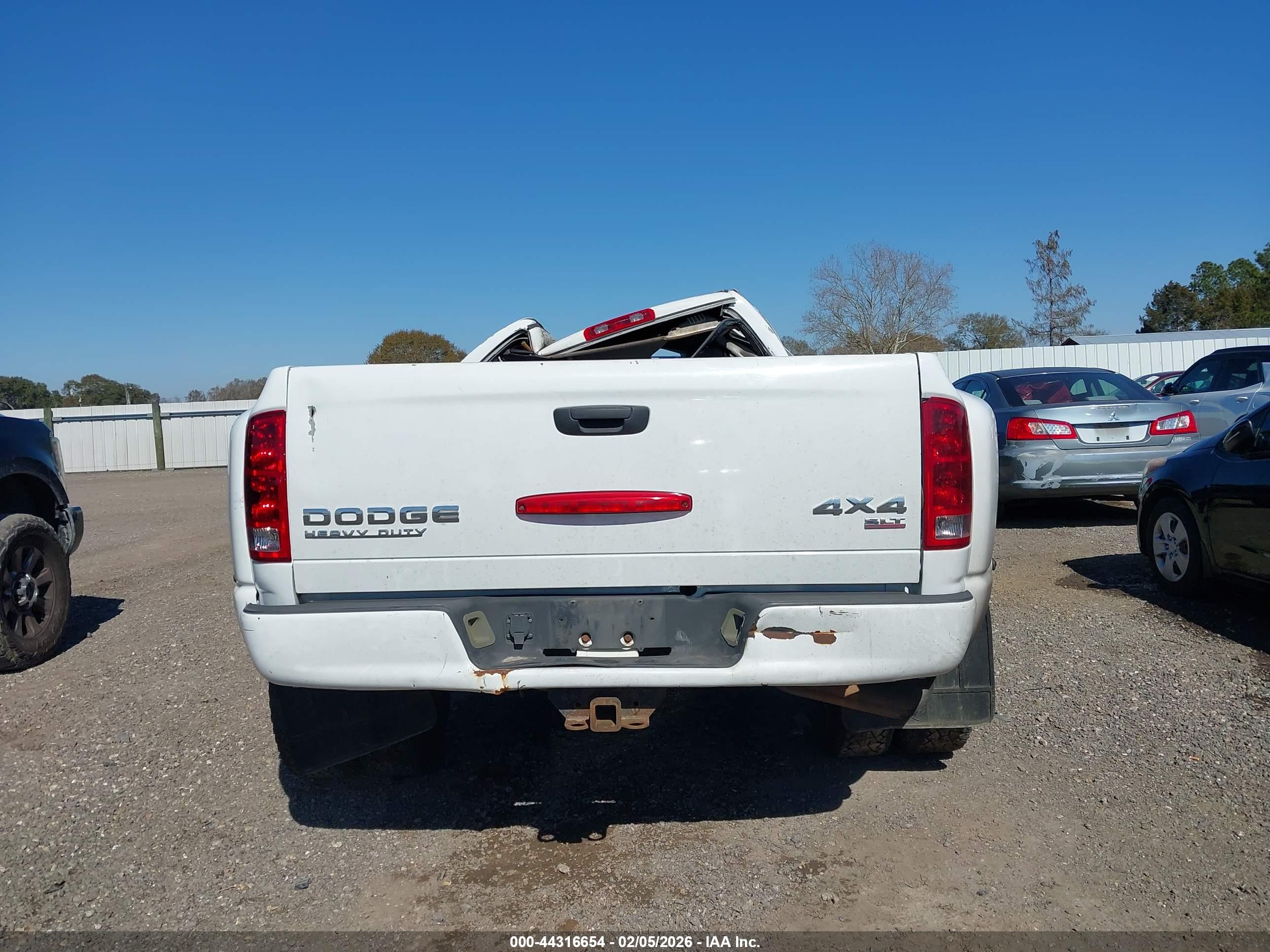 DODGE RAM image 8