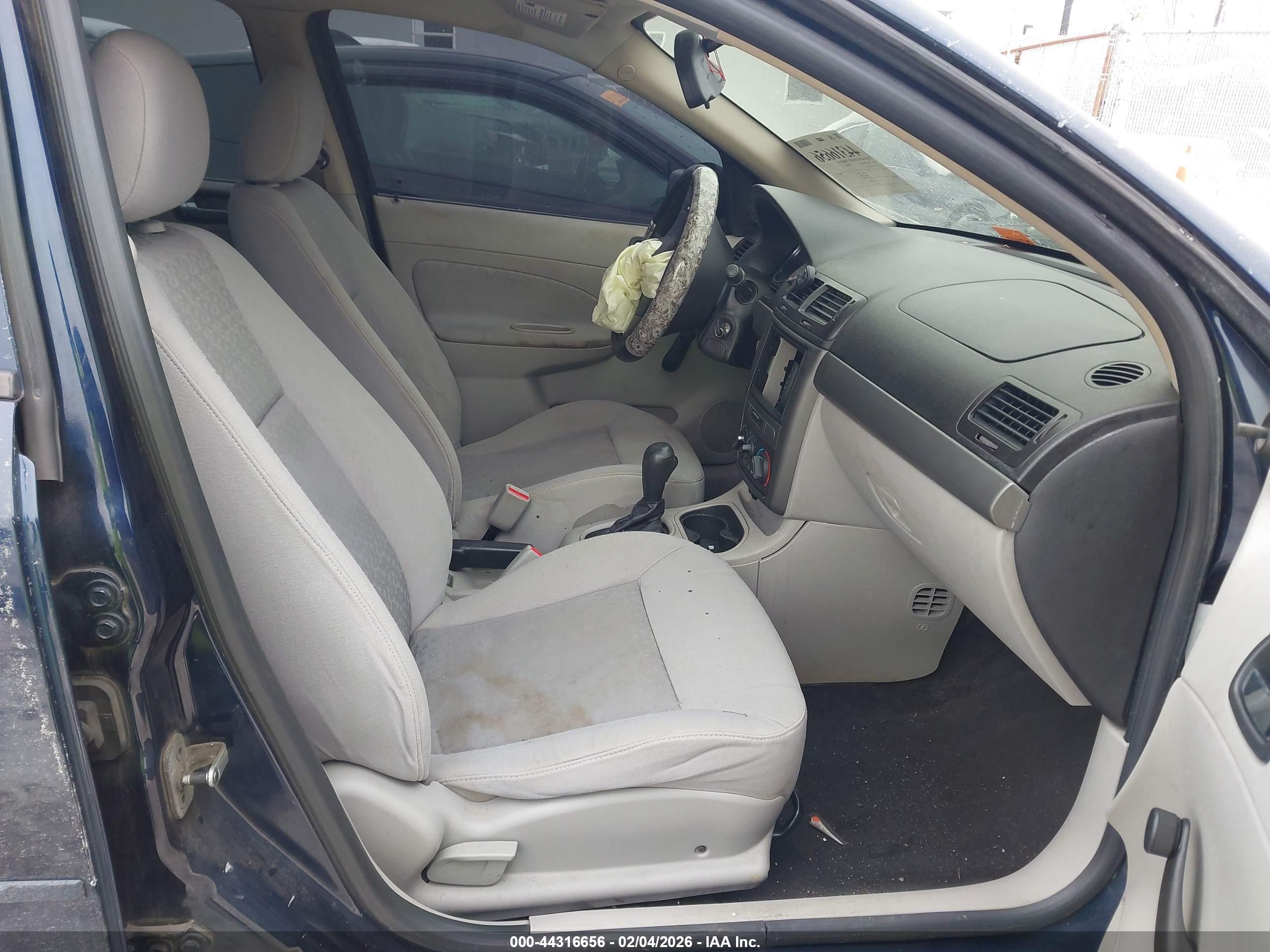 CHEVROLET COBALT image 5
