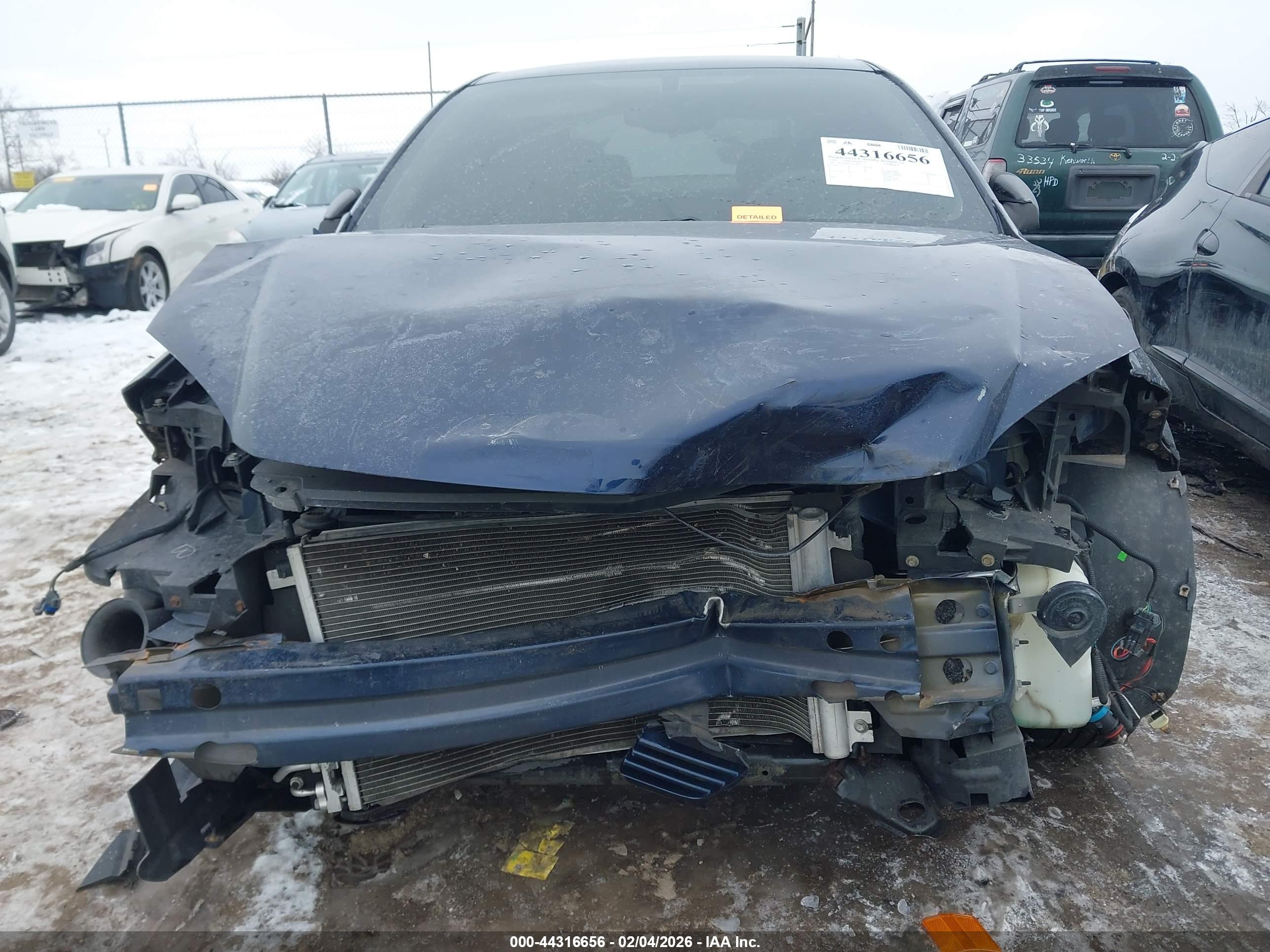 CHEVROLET COBALT image 6