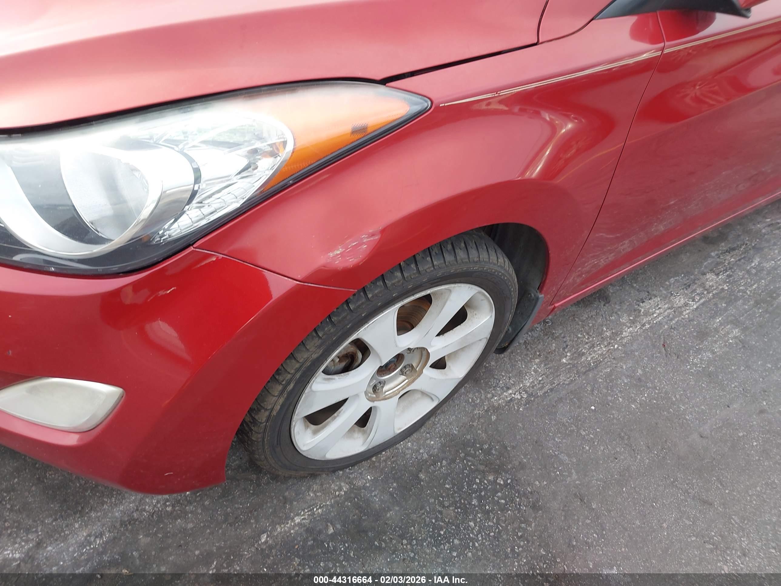 HYUNDAI ELANTRA image 6