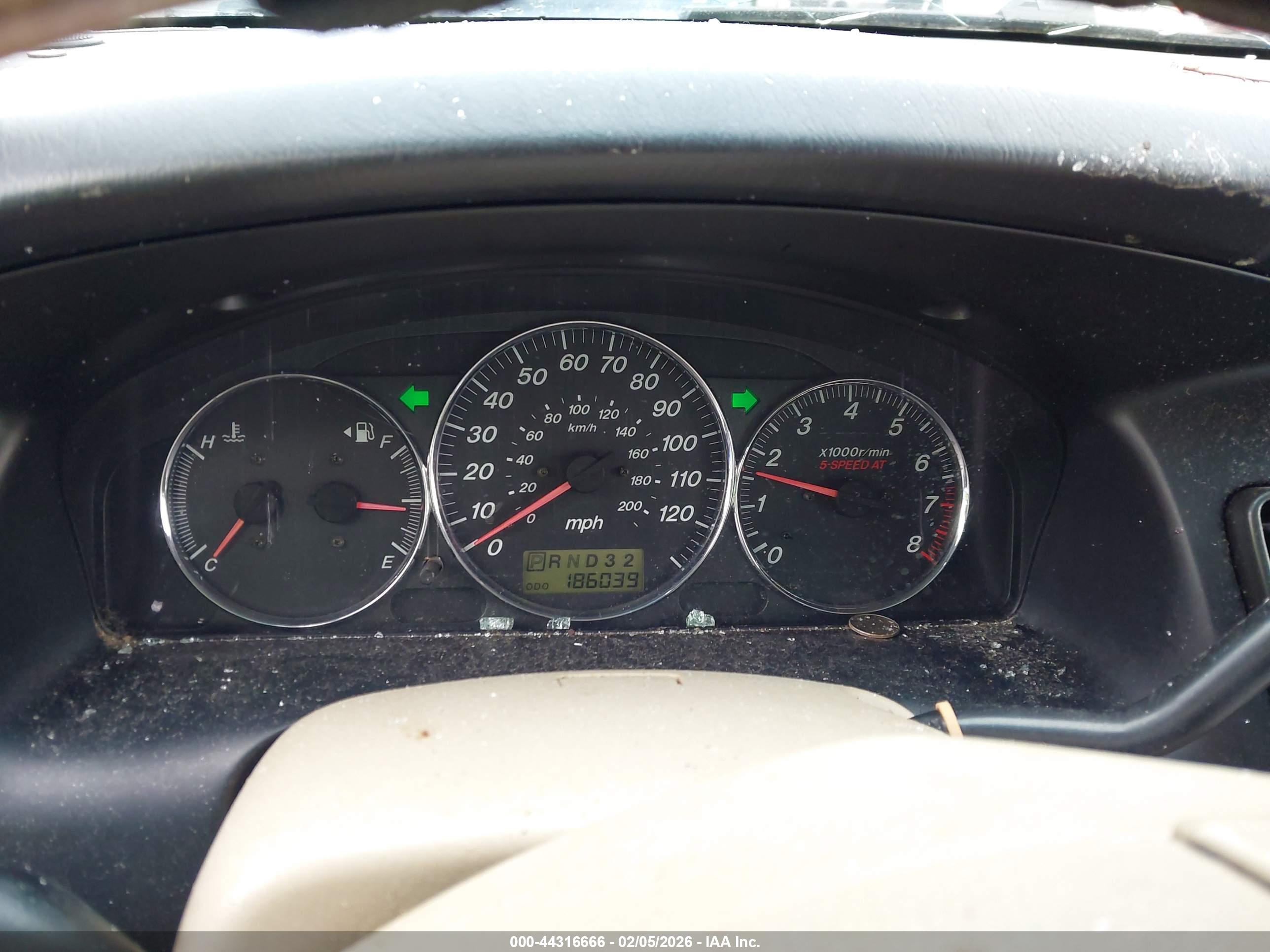 MAZDA MPV image 7