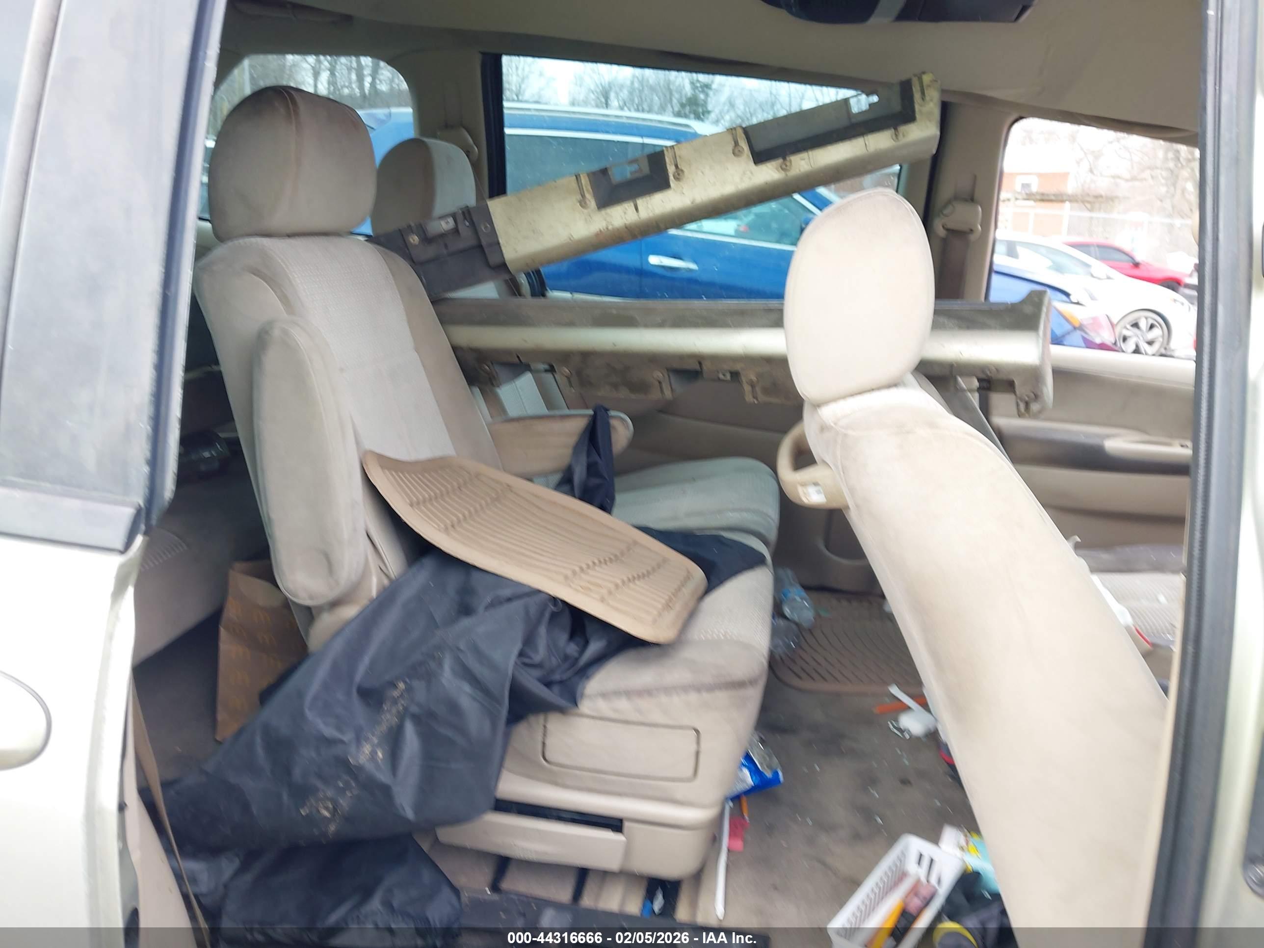 MAZDA MPV image 8