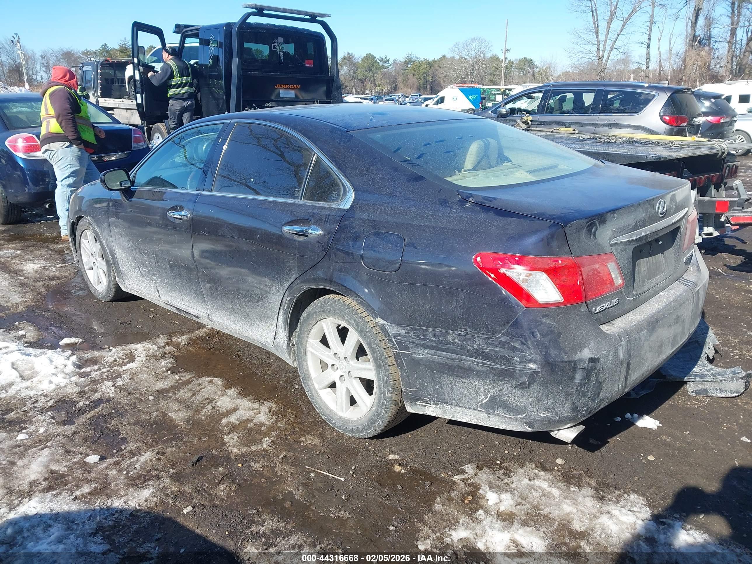 LEXUS ES image 3