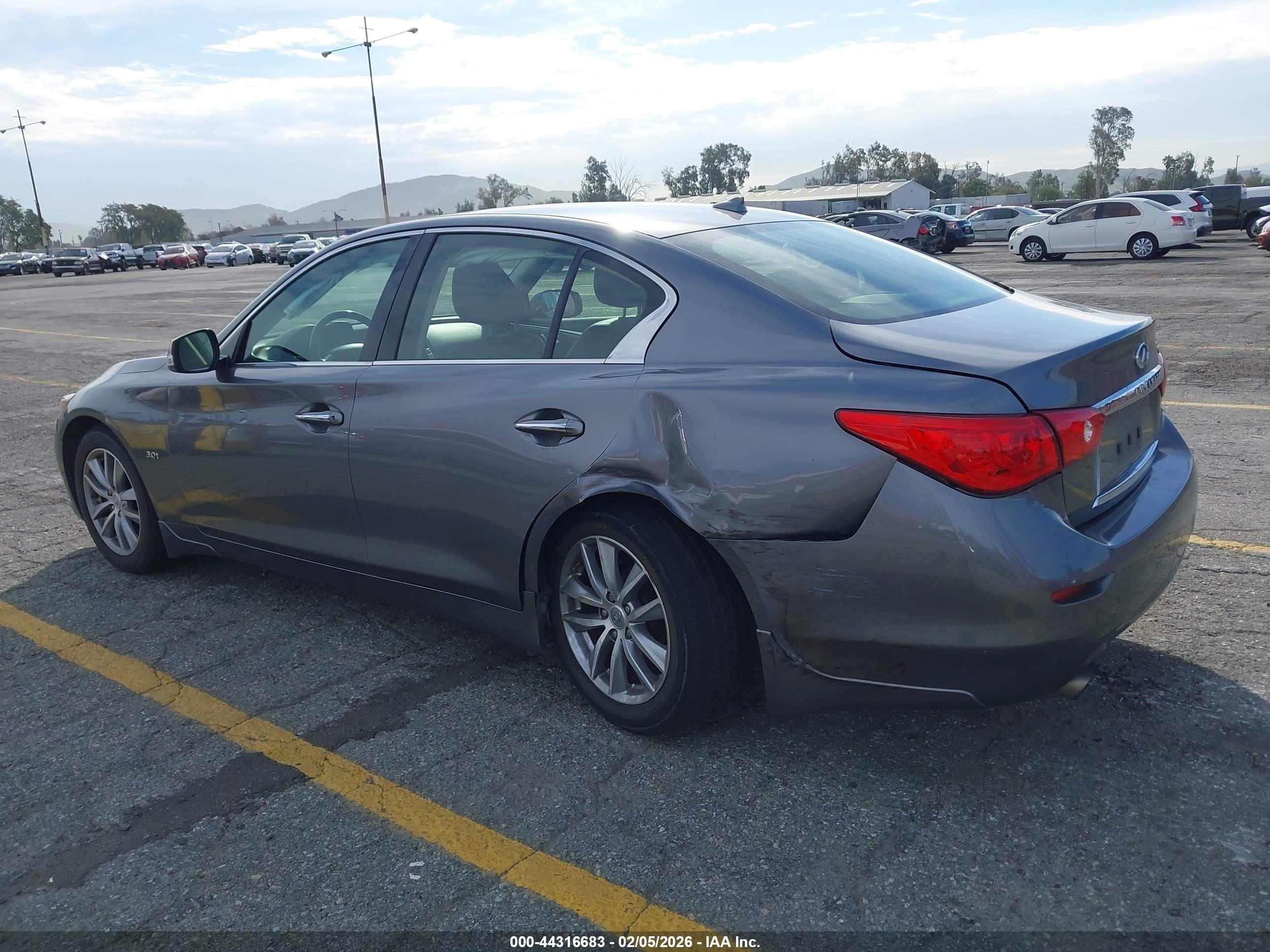 INFINITI Q50 image 3