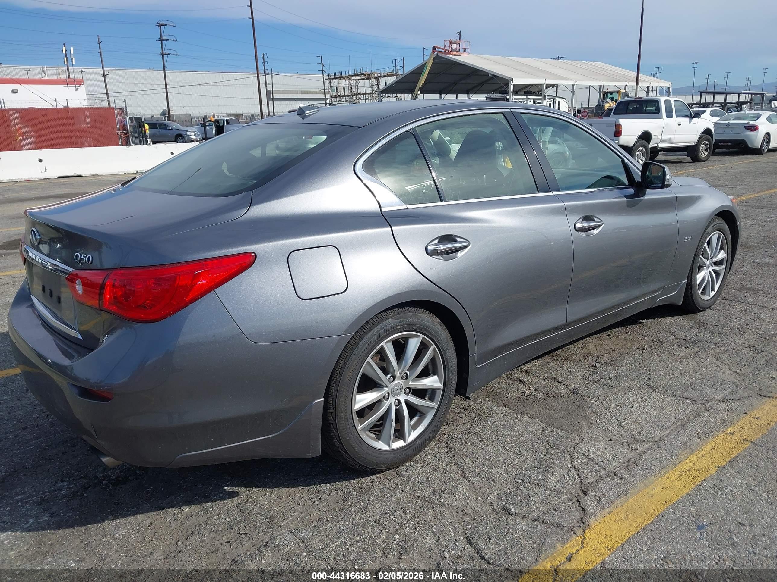 INFINITI Q50 image 4