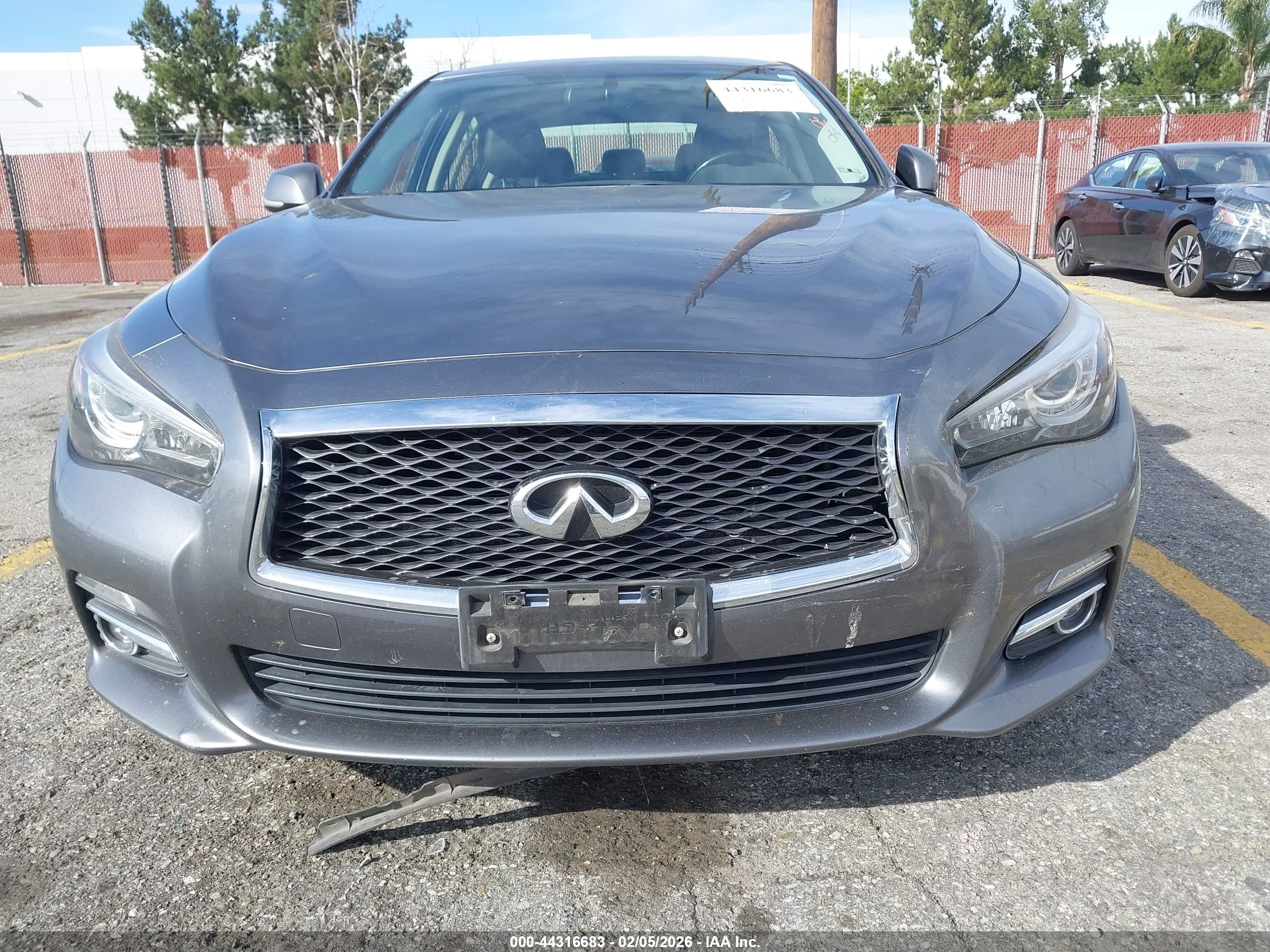 INFINITI Q50 image 6