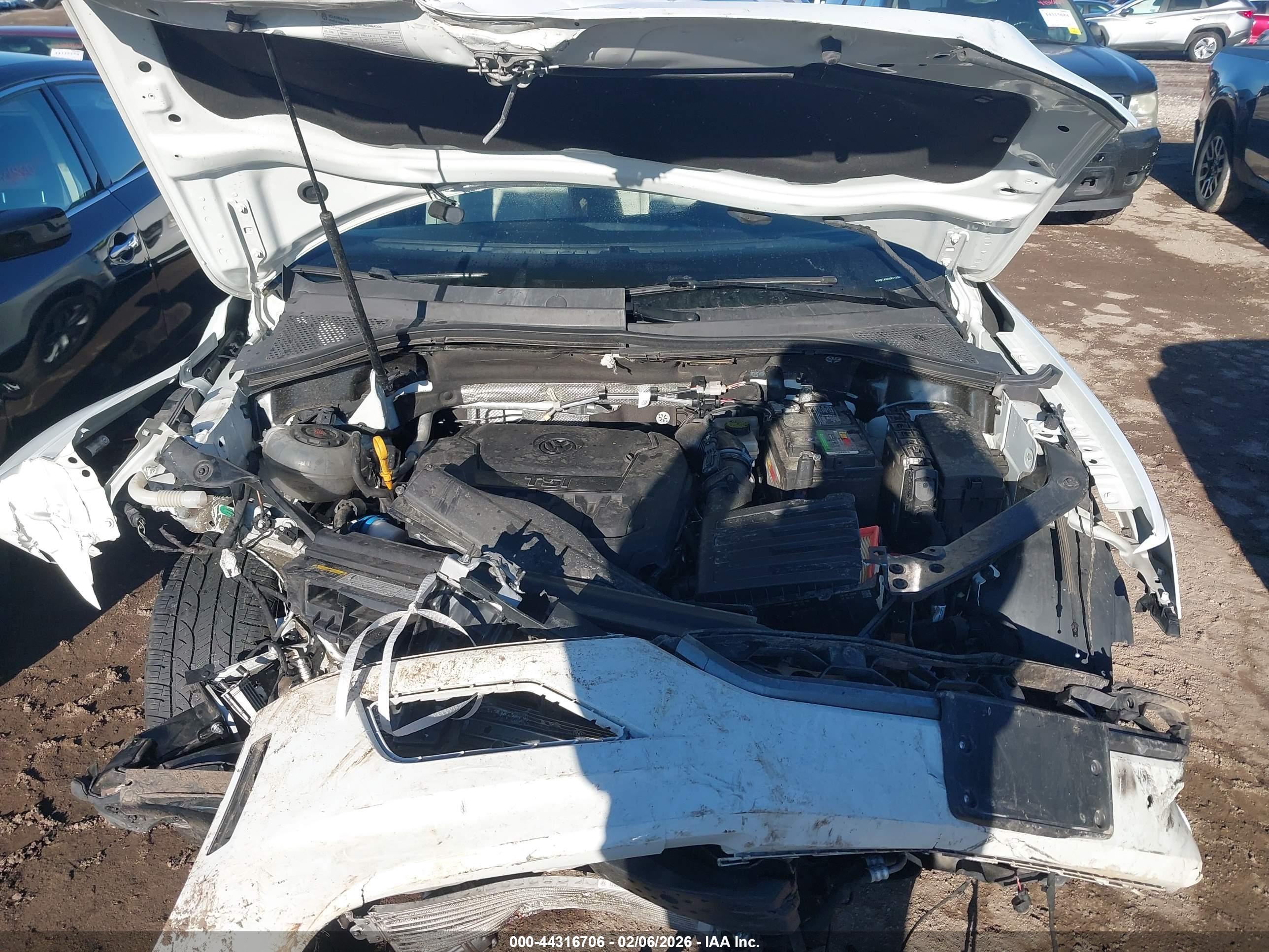 VOLKSWAGEN TIGUAN image 10