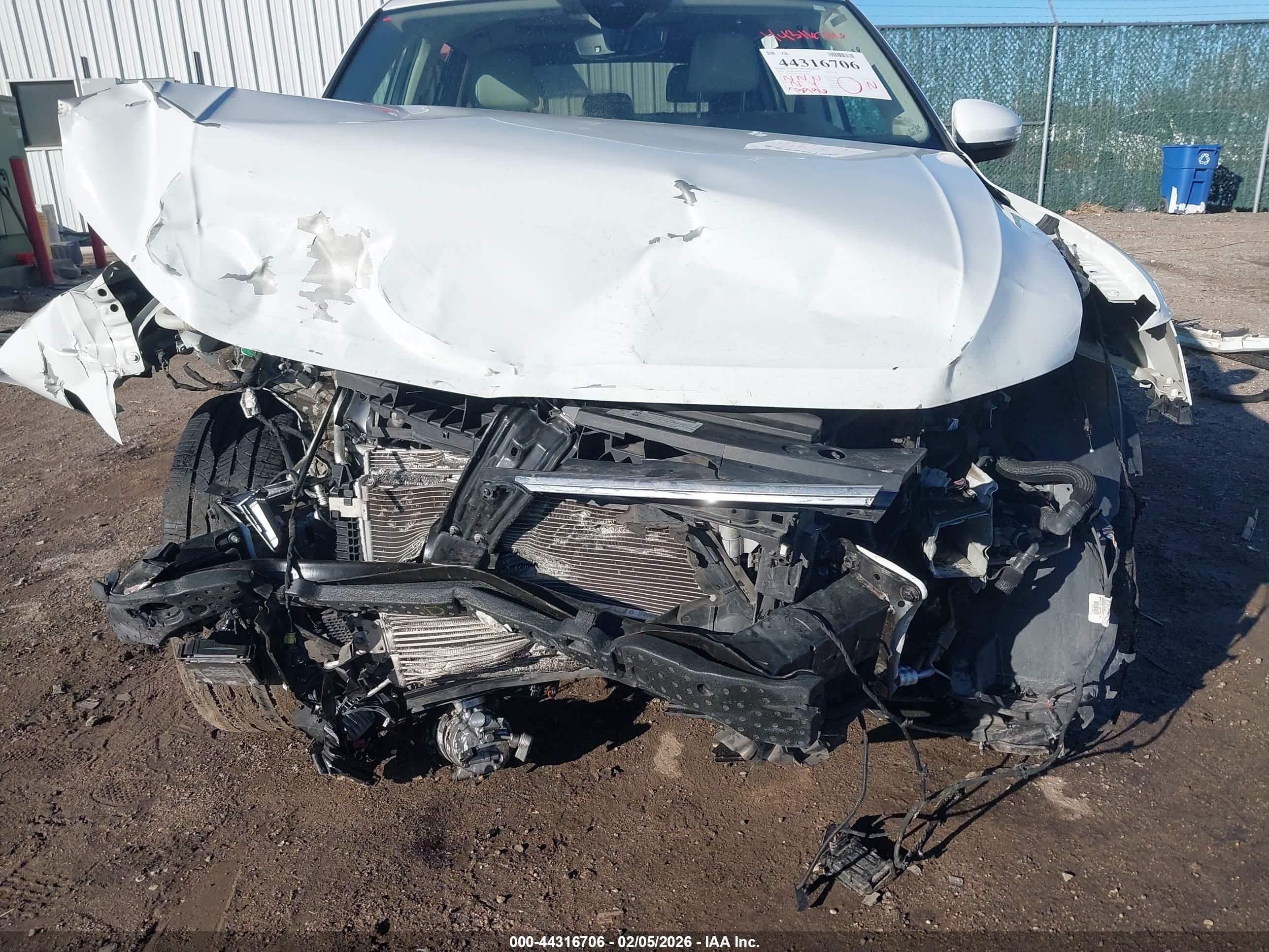 VOLKSWAGEN TIGUAN image 6