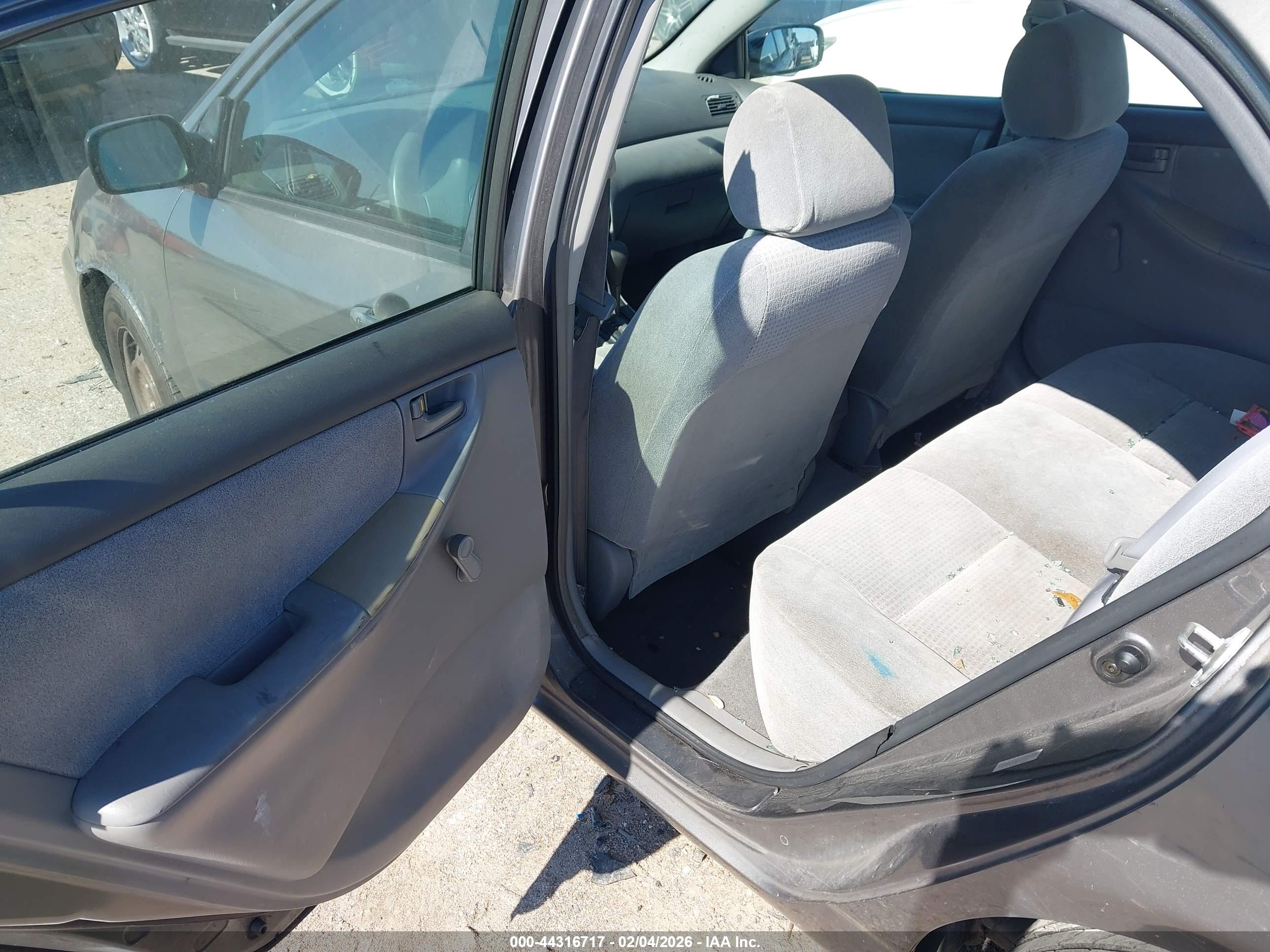 TOYOTA COROLLA image 8