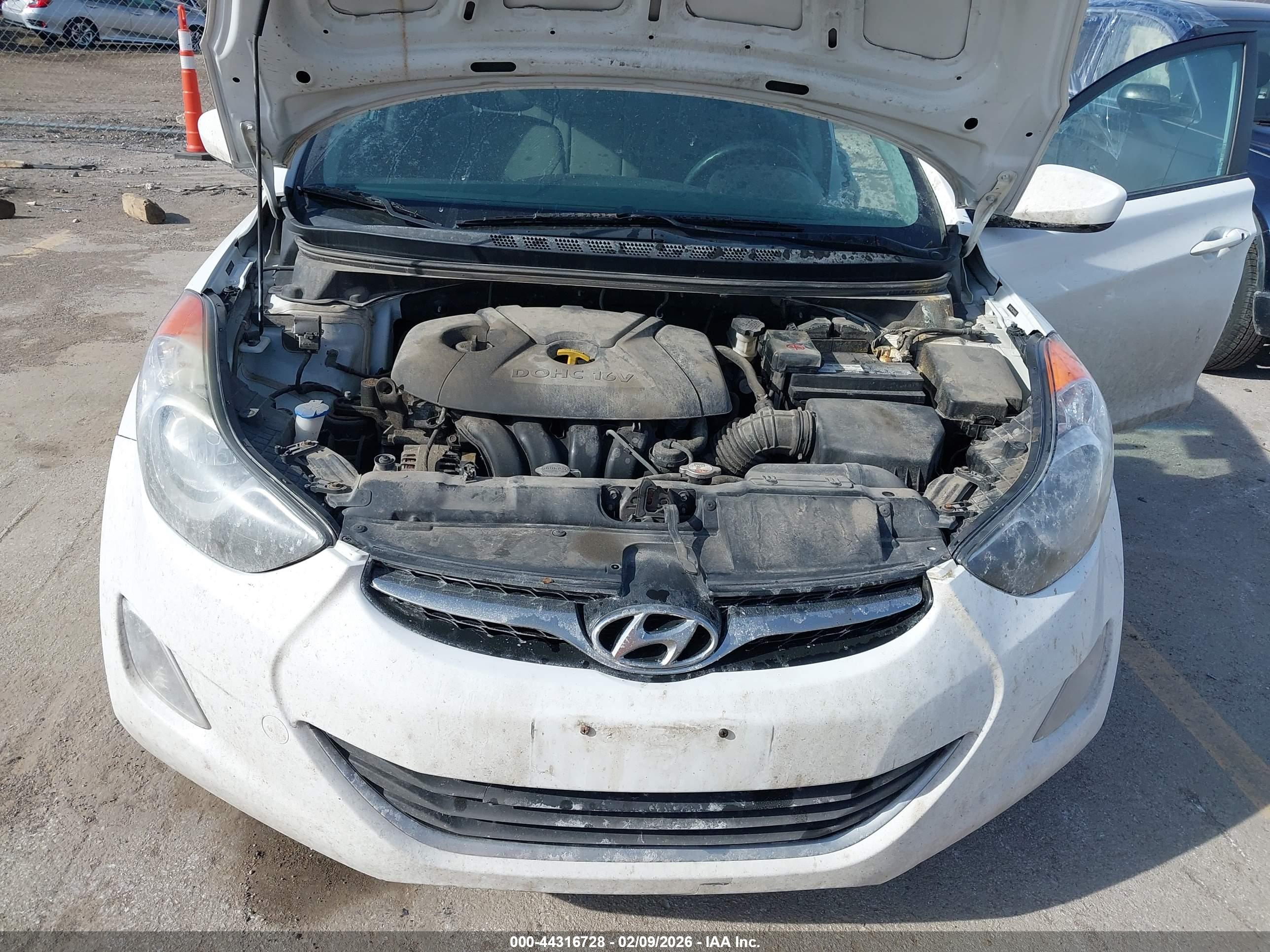 HYUNDAI ELANTRA image 10