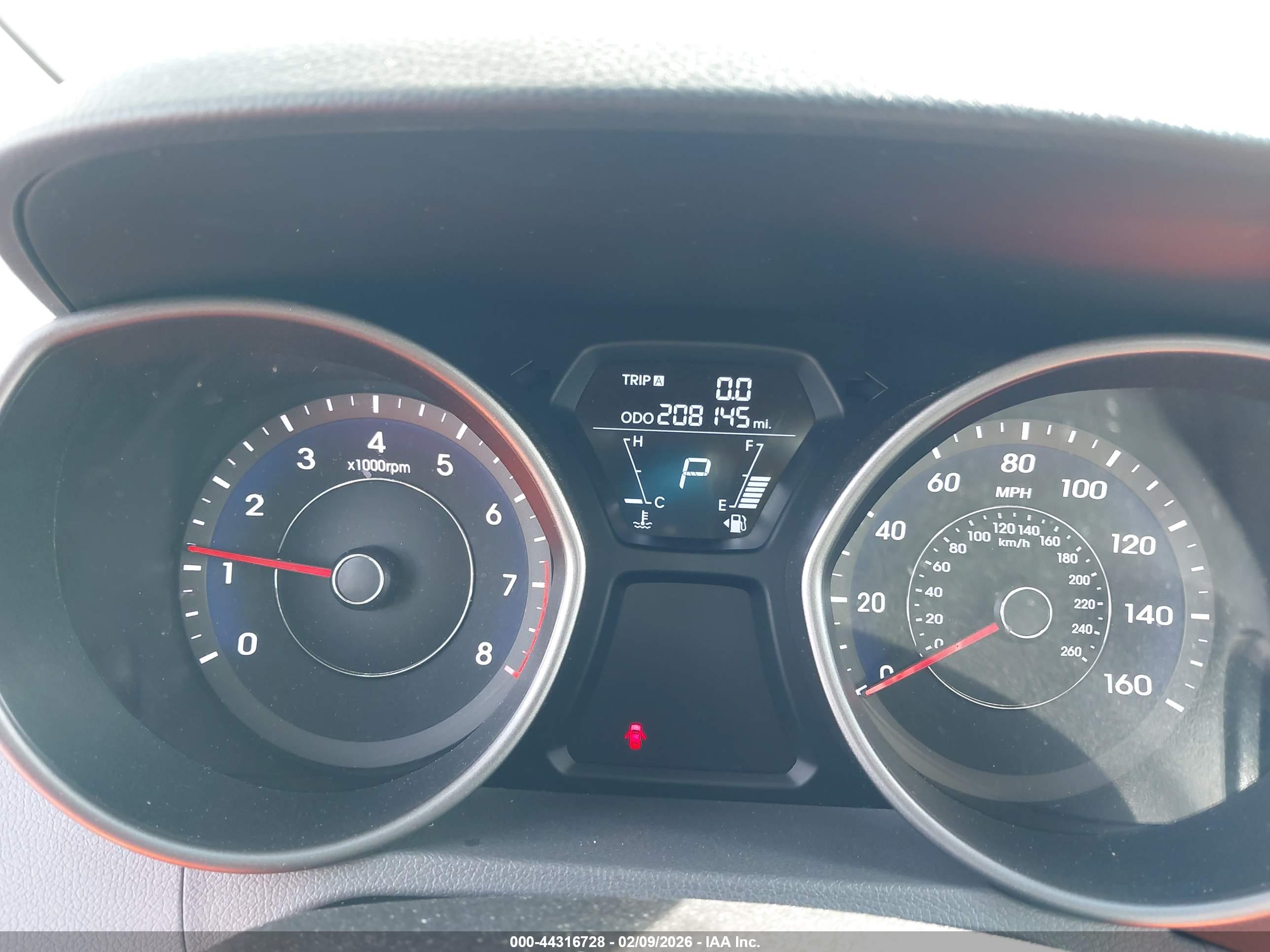 HYUNDAI ELANTRA image 7
