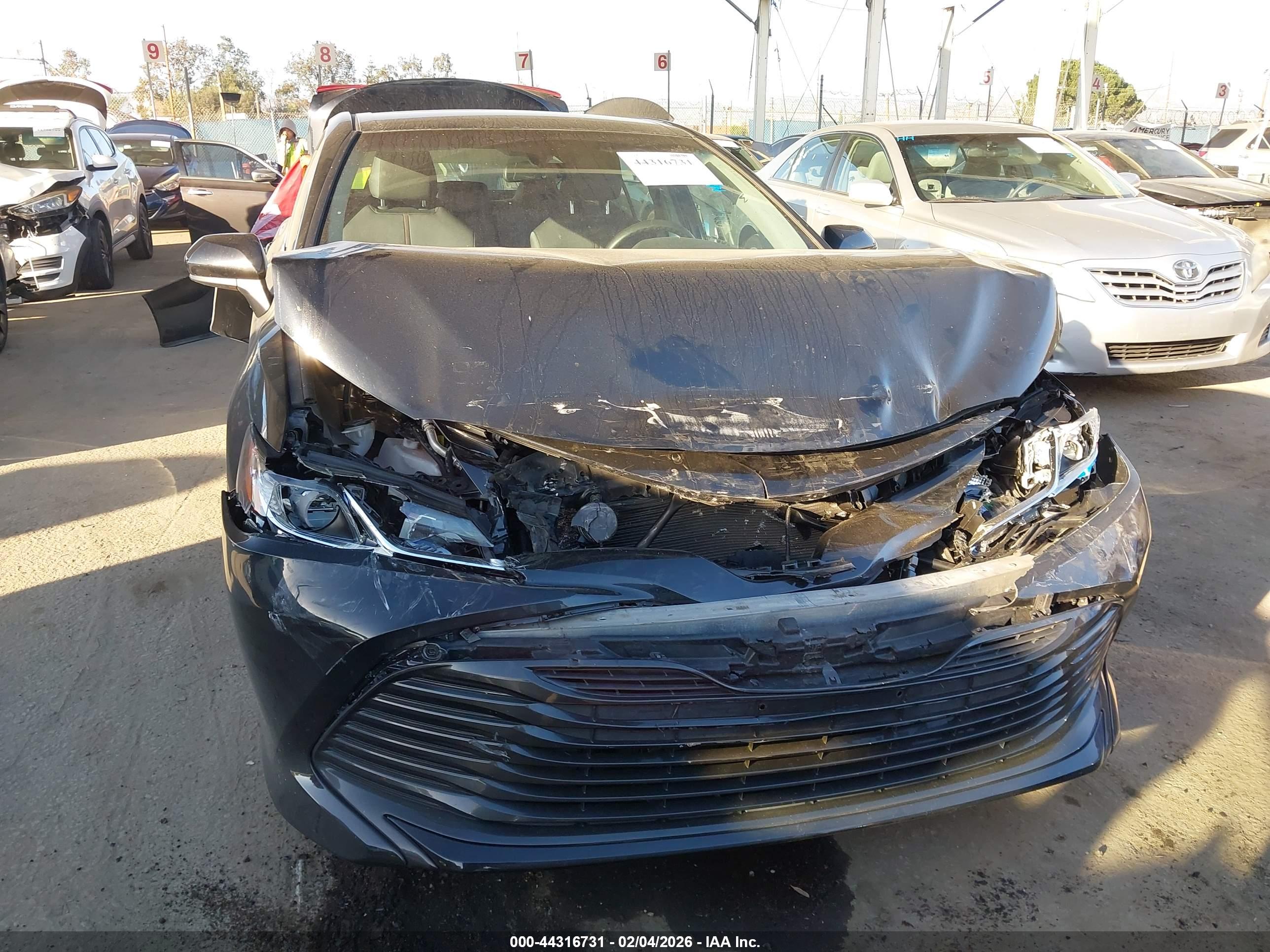 TOYOTA CAMRY image 6
