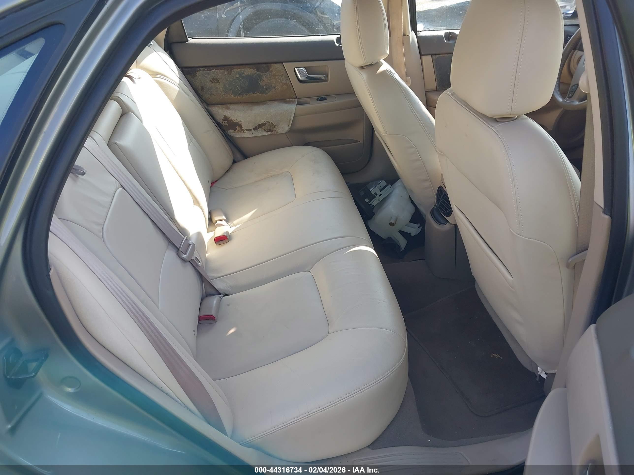 FORD TAURUS image 8