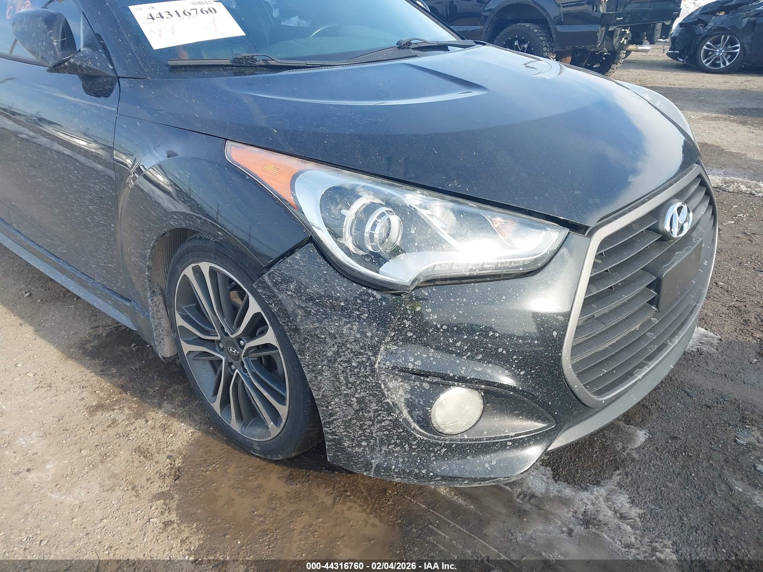 HYUNDAI VELOSTER image 6