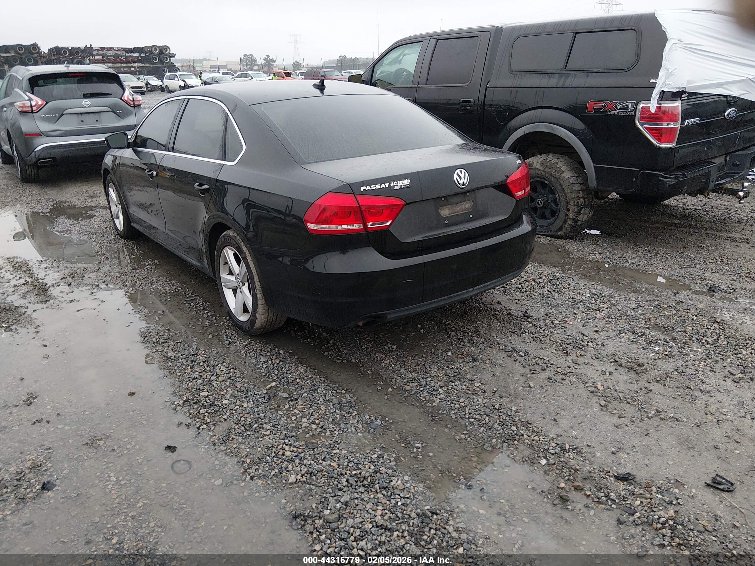 VOLKSWAGEN PASSAT image 3