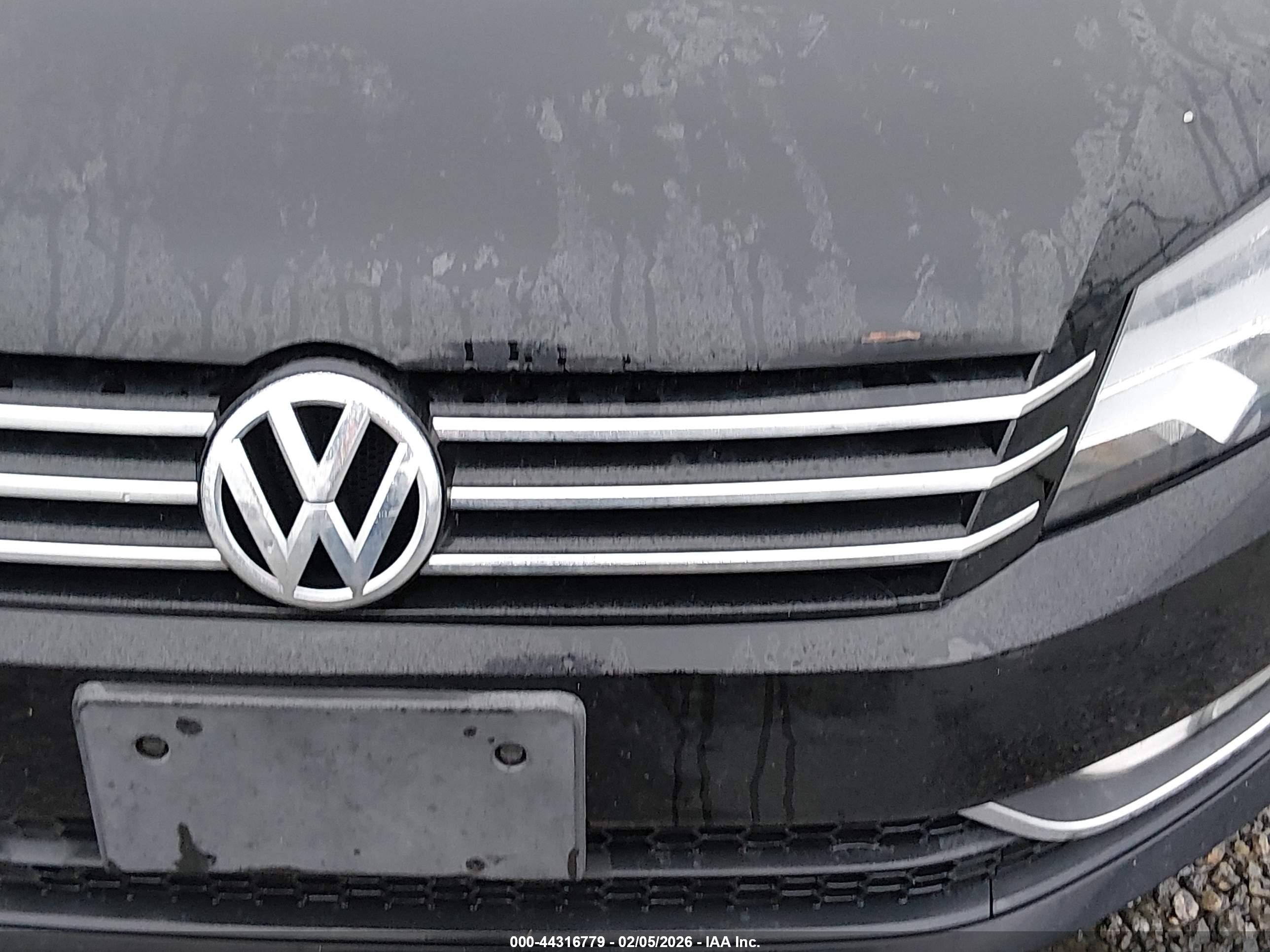 VOLKSWAGEN PASSAT image 6