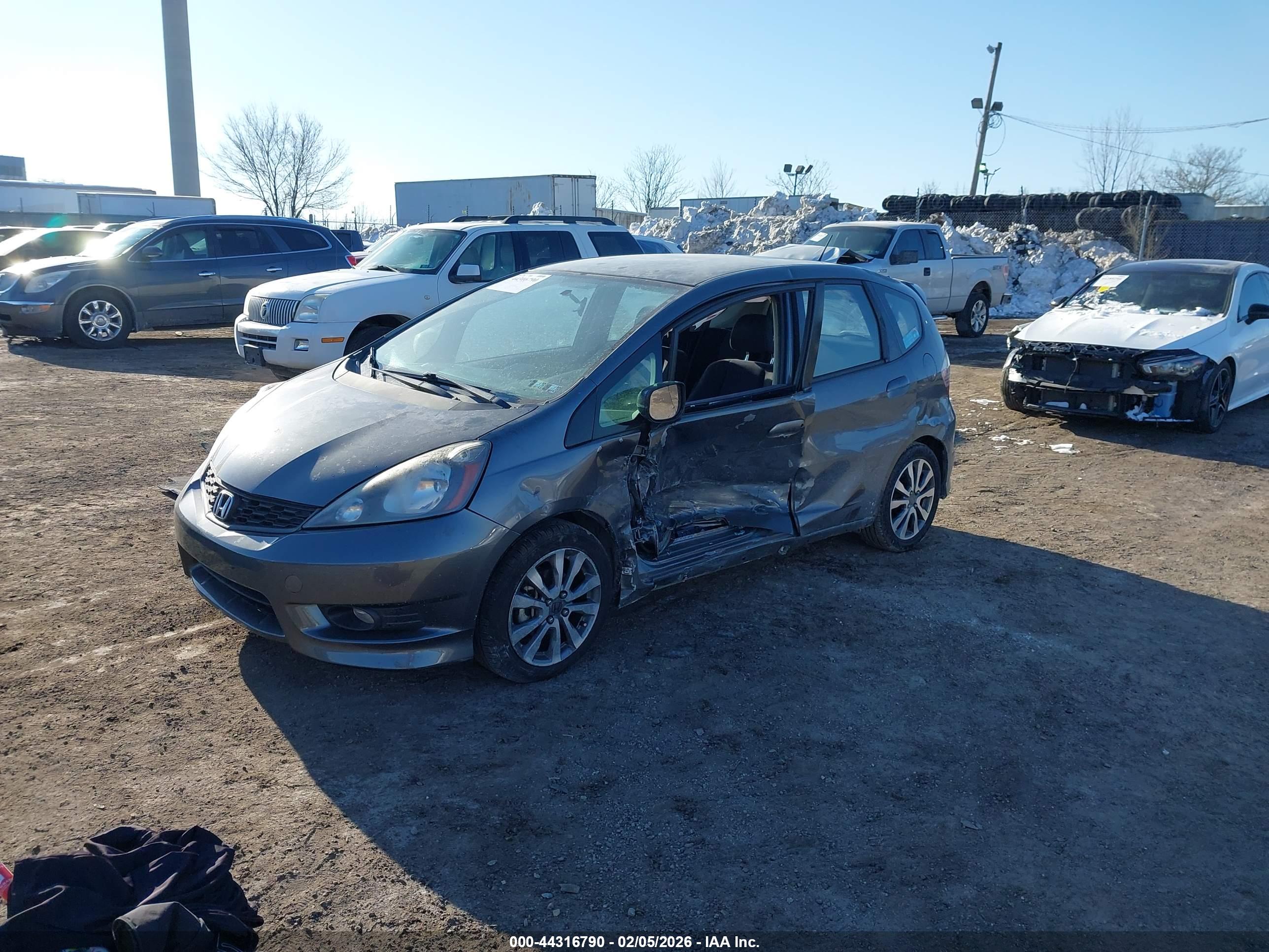 HONDA FIT image 2