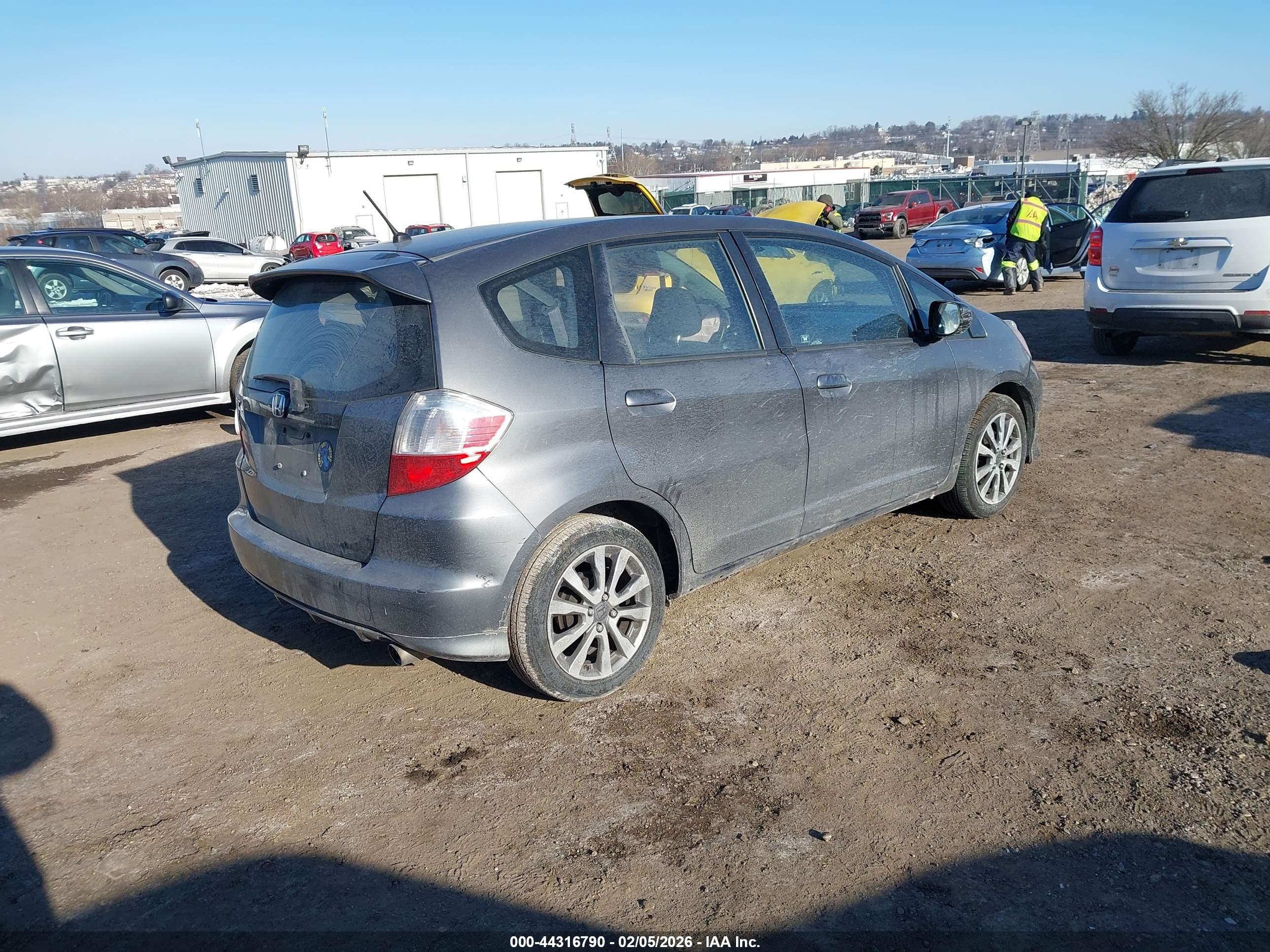 HONDA FIT image 4