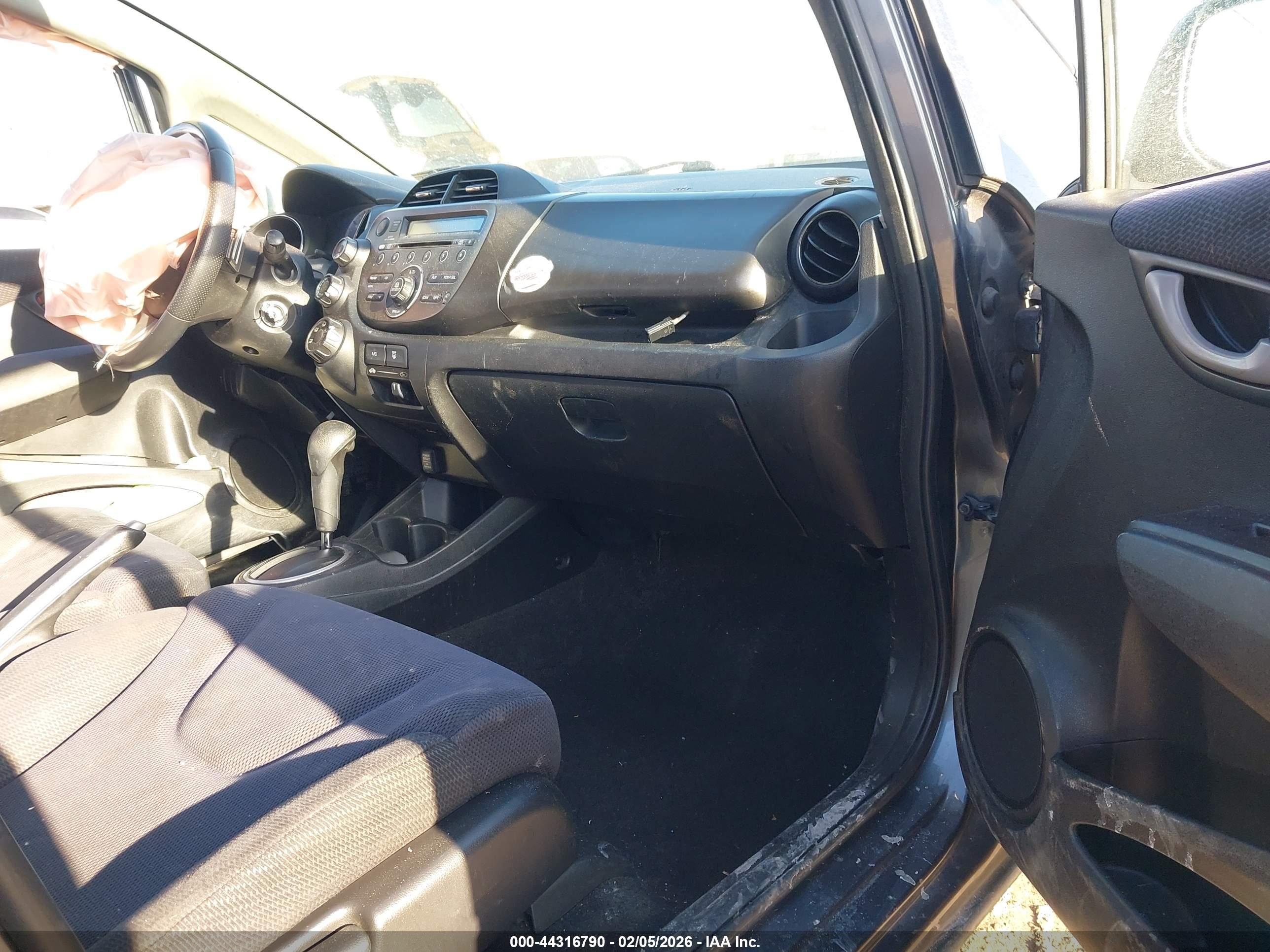 HONDA FIT image 5