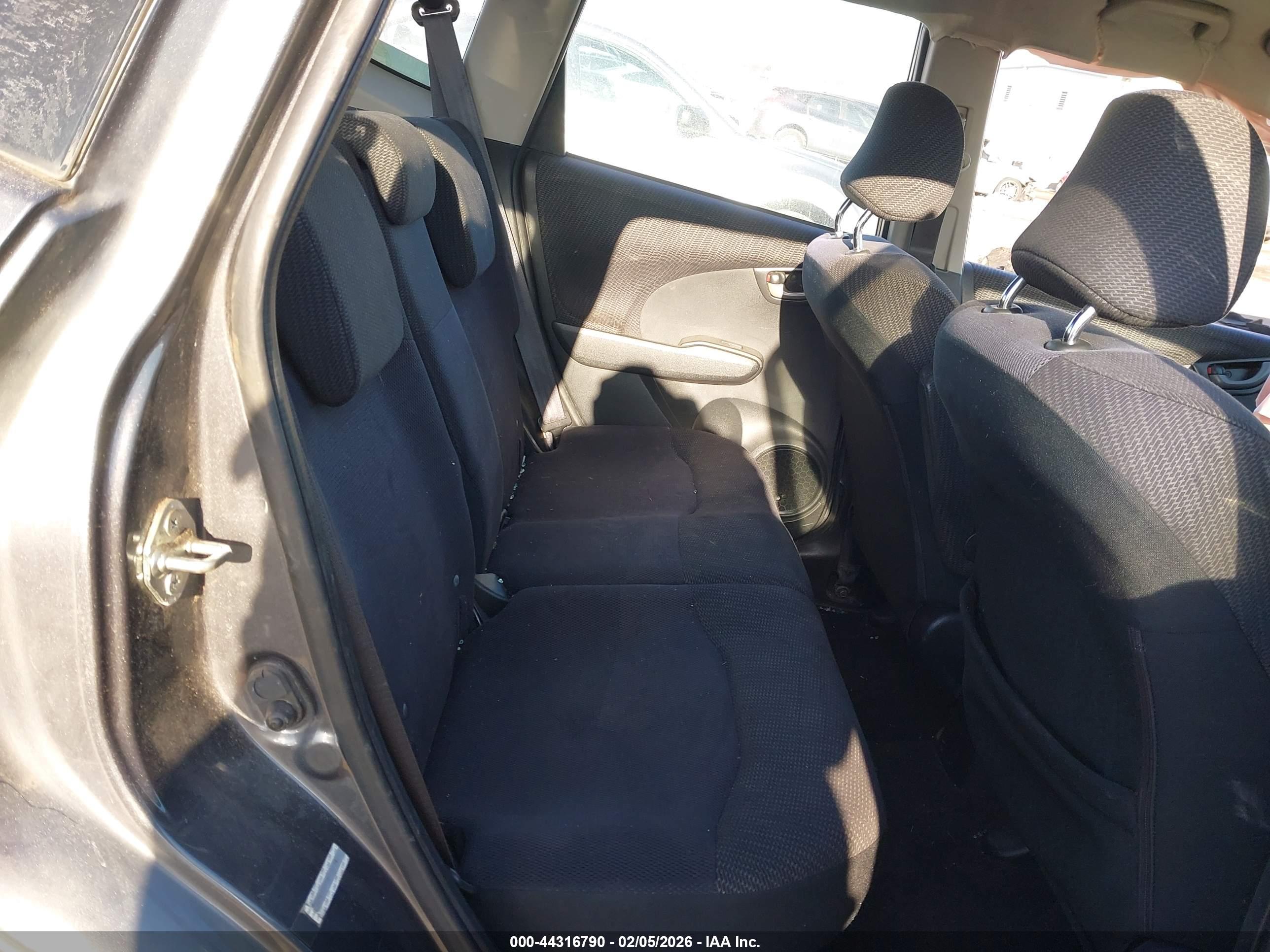 HONDA FIT image 8