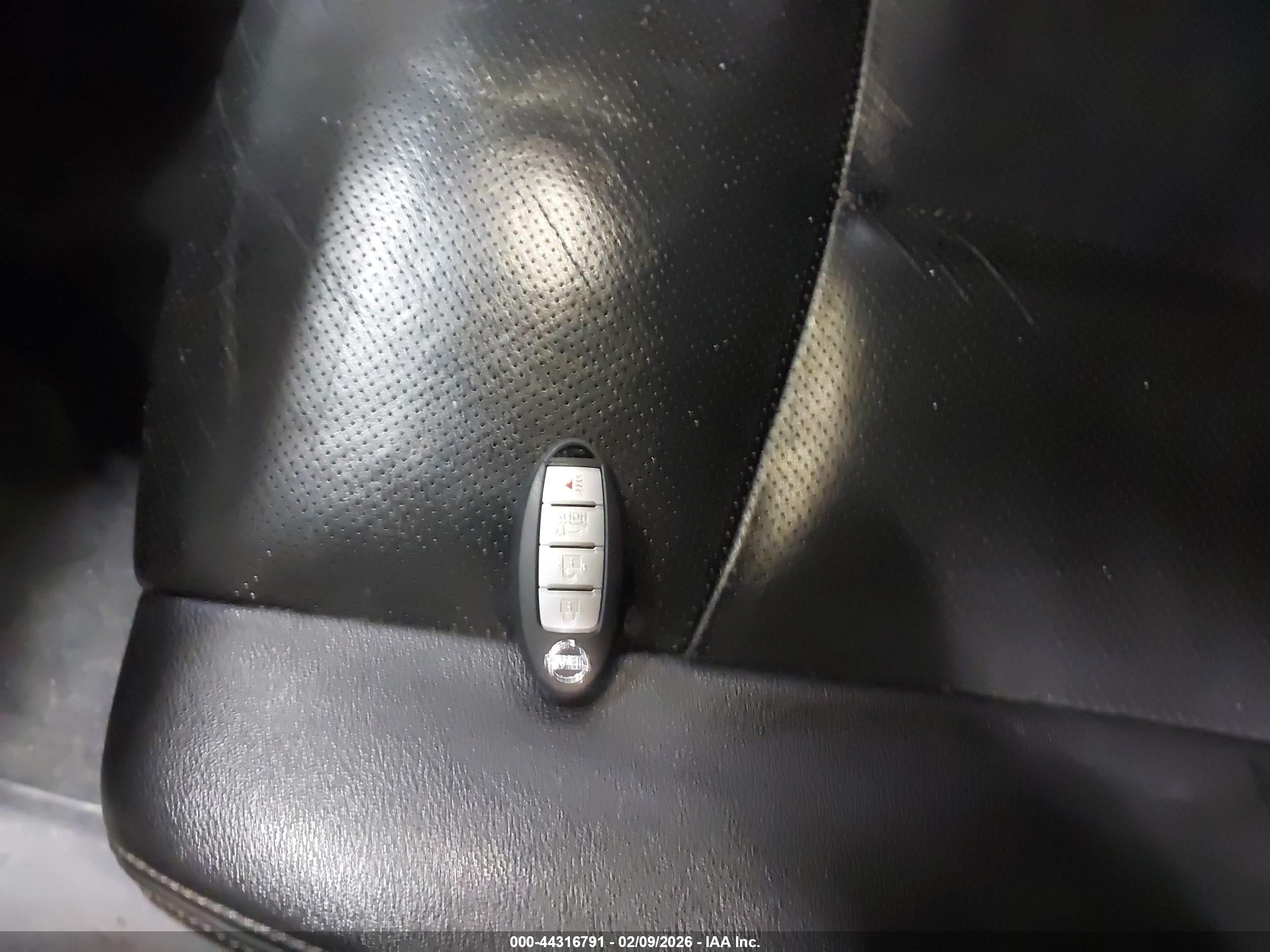 NISSAN ROGUE image 11
