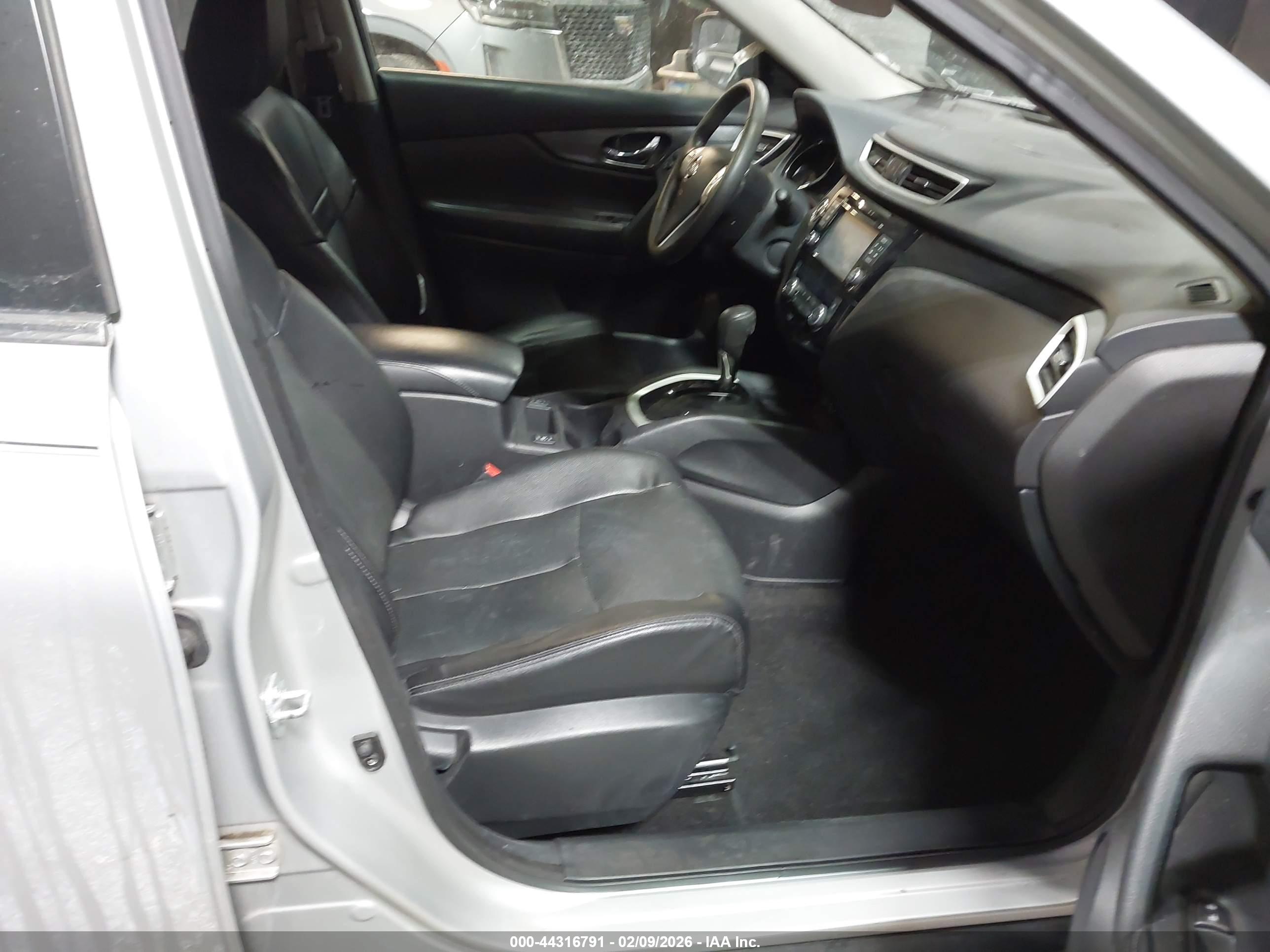 NISSAN ROGUE image 5