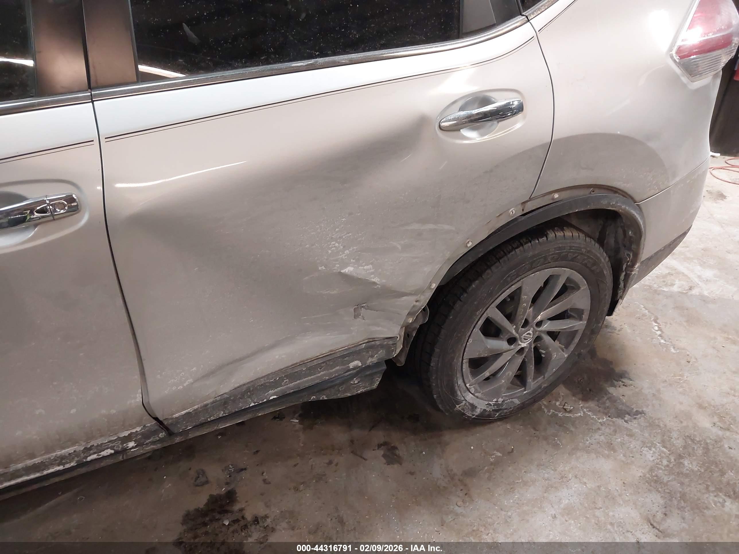 NISSAN ROGUE image 6