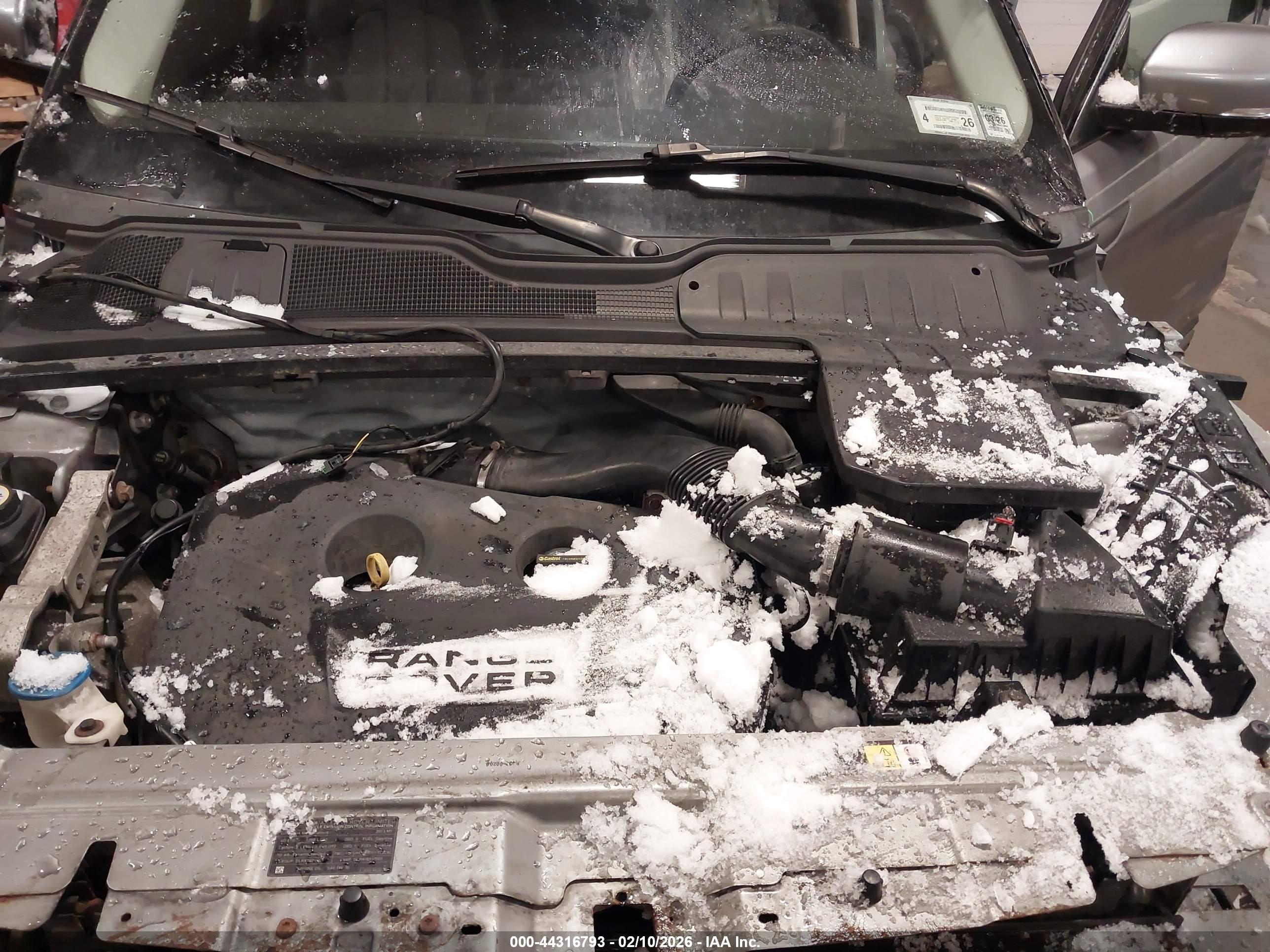 LAND ROVER image 10