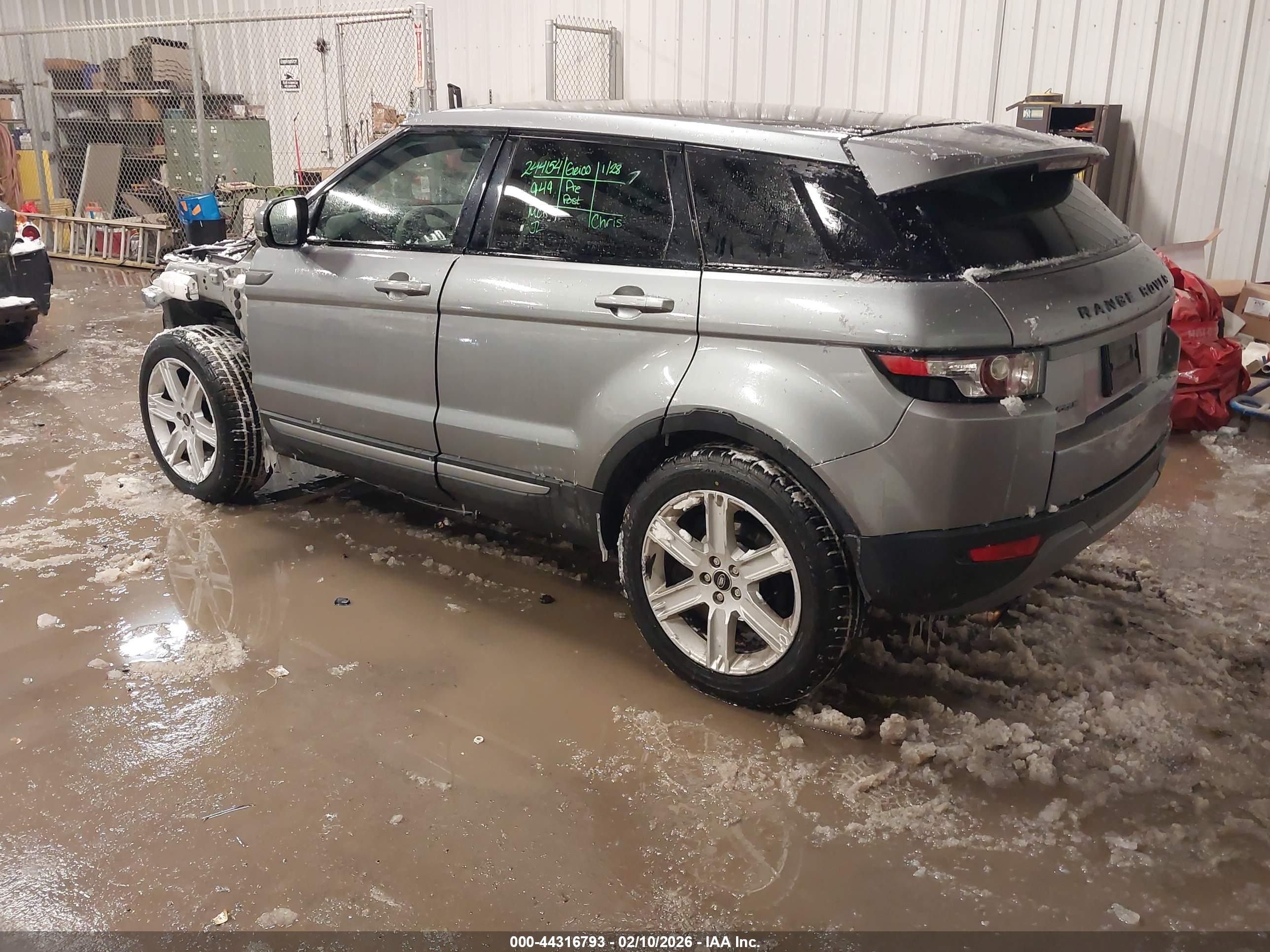 LAND ROVER image 3