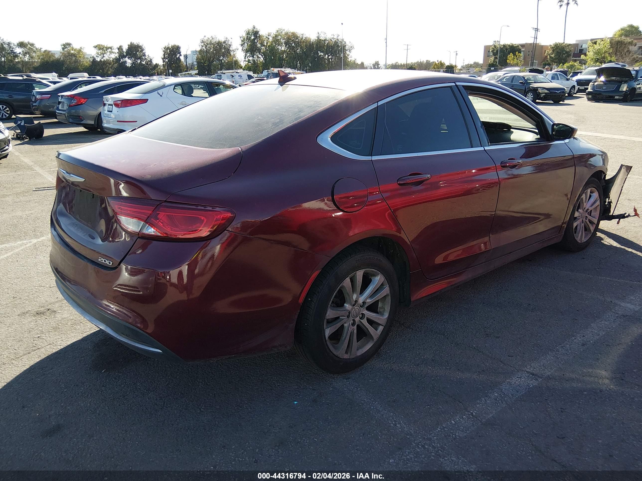 CHRYSLER 200 image 4