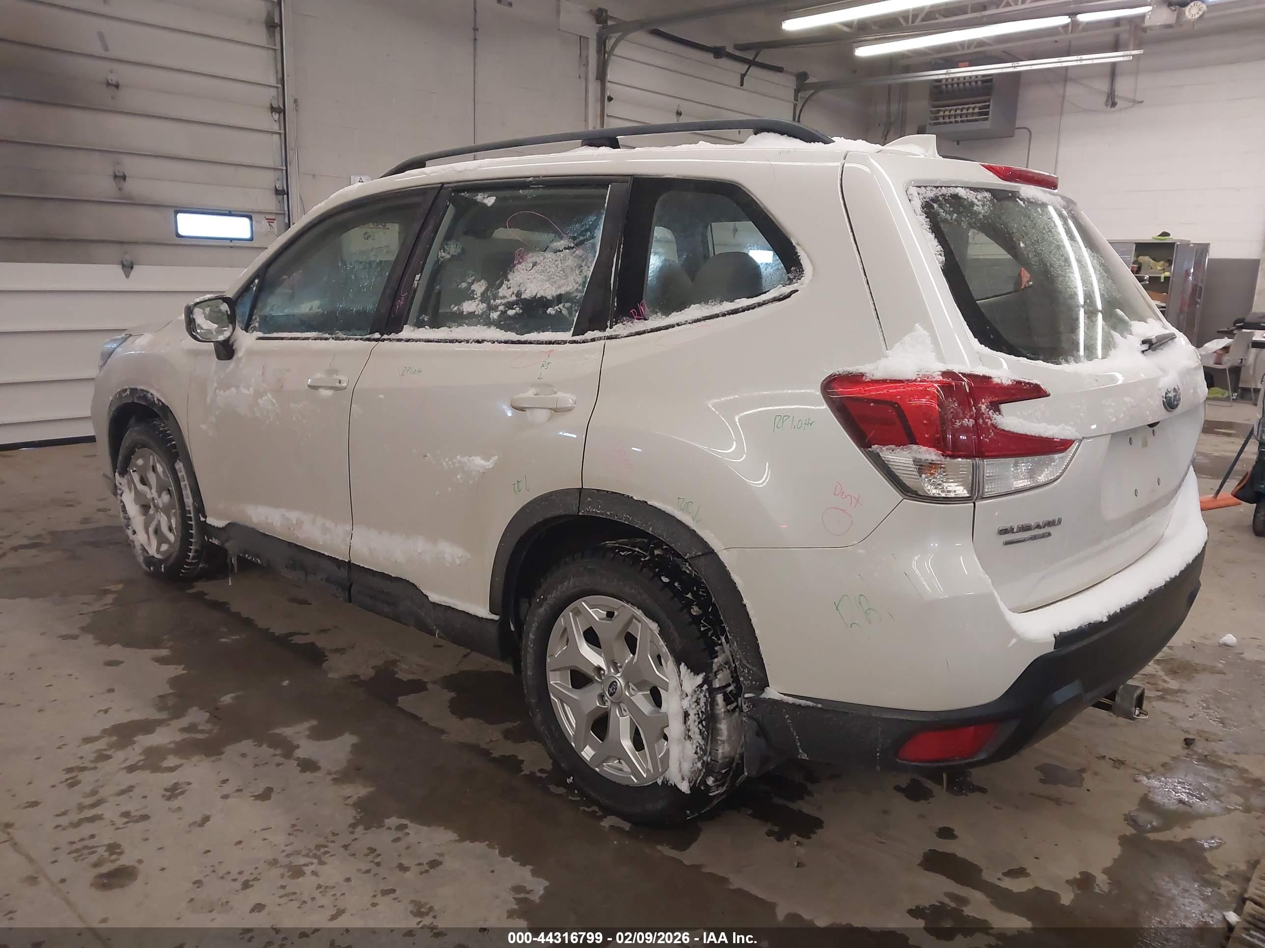 SUBARU FORESTER image 3