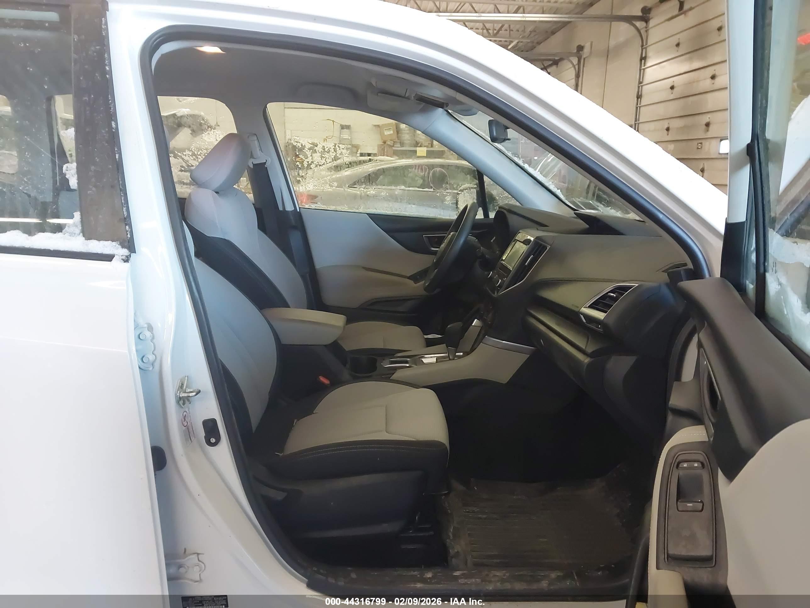SUBARU FORESTER image 5