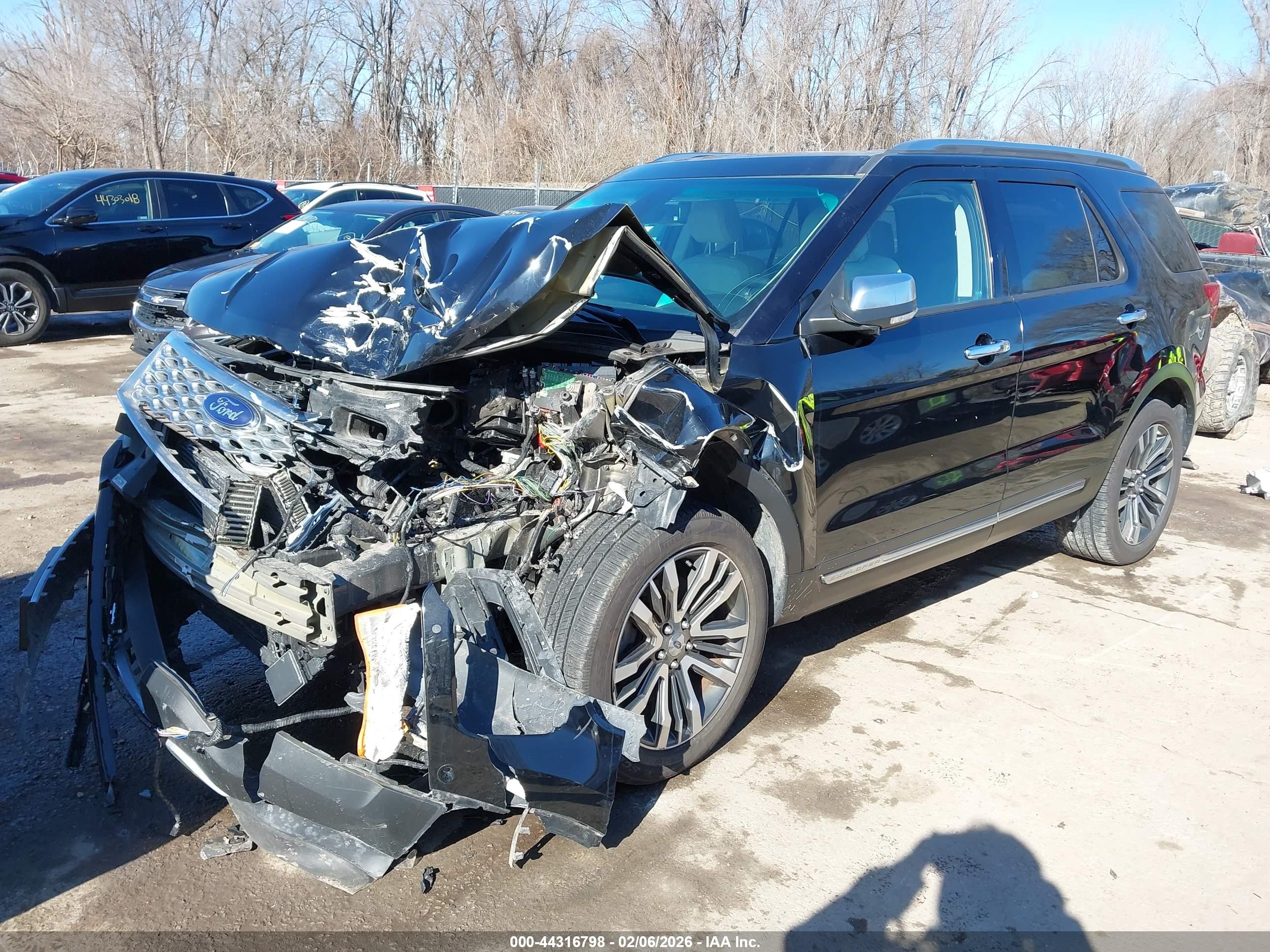 FORD EXPLORER image 2