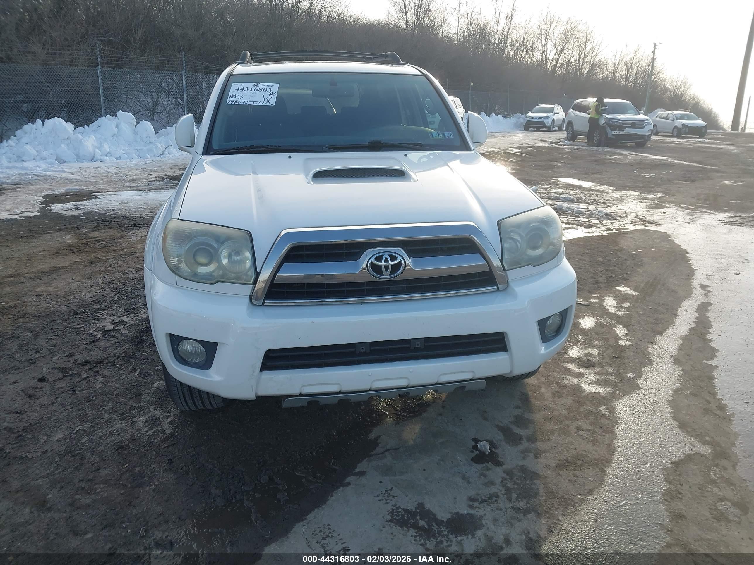 TOYOTA 4RUNNER image 6