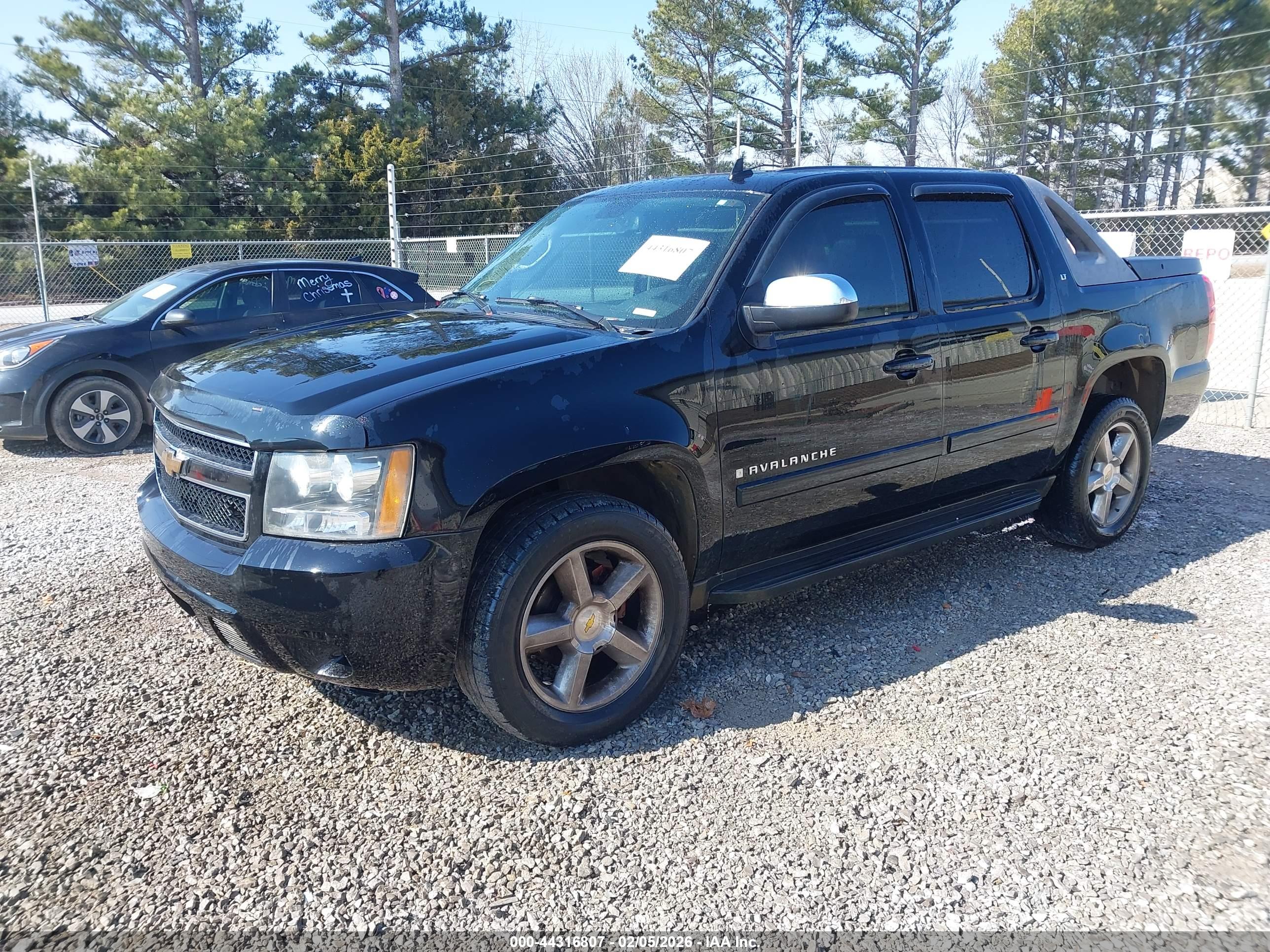 CHEVROLET AVALANCHE image 2