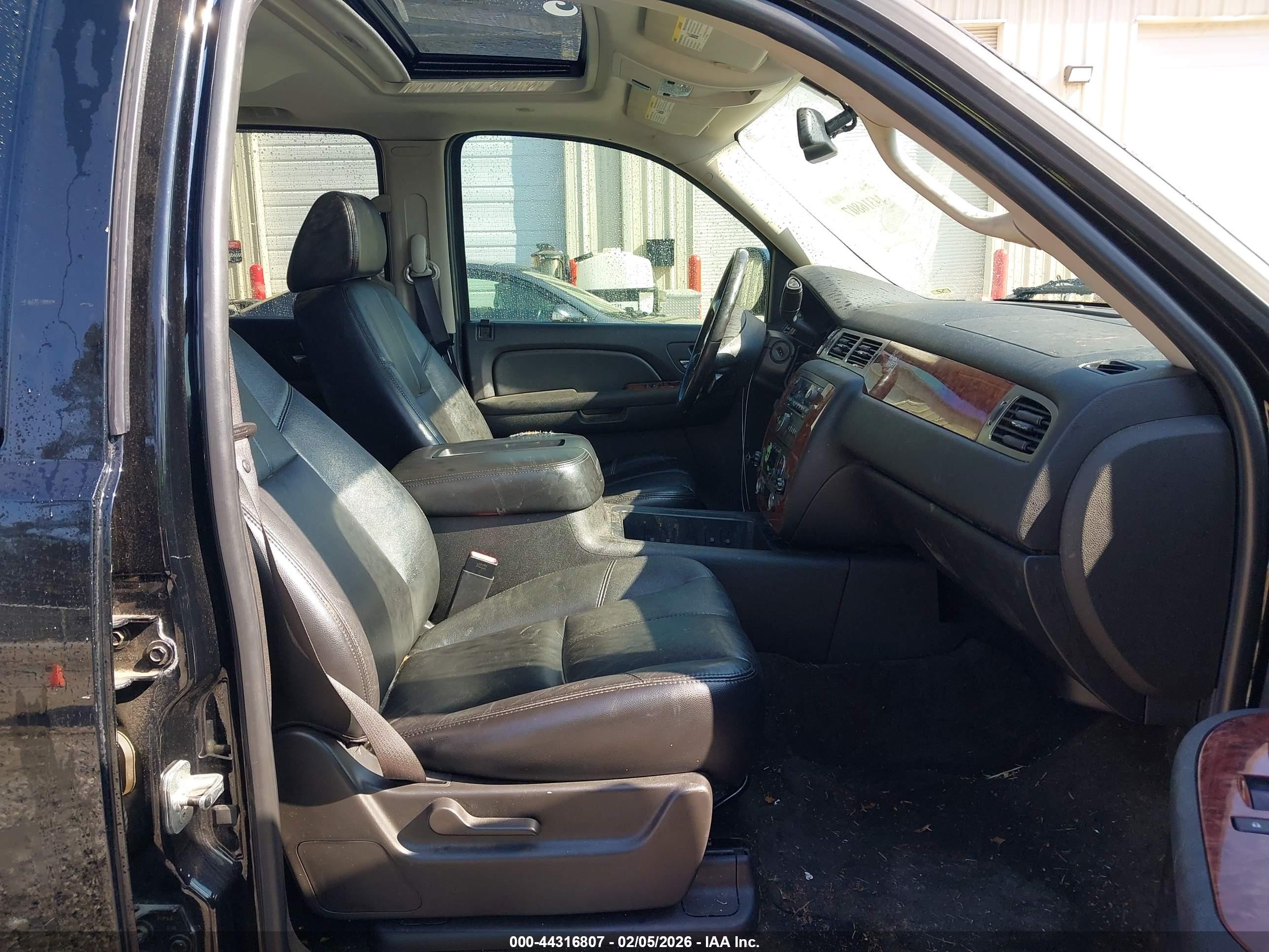 CHEVROLET AVALANCHE image 5