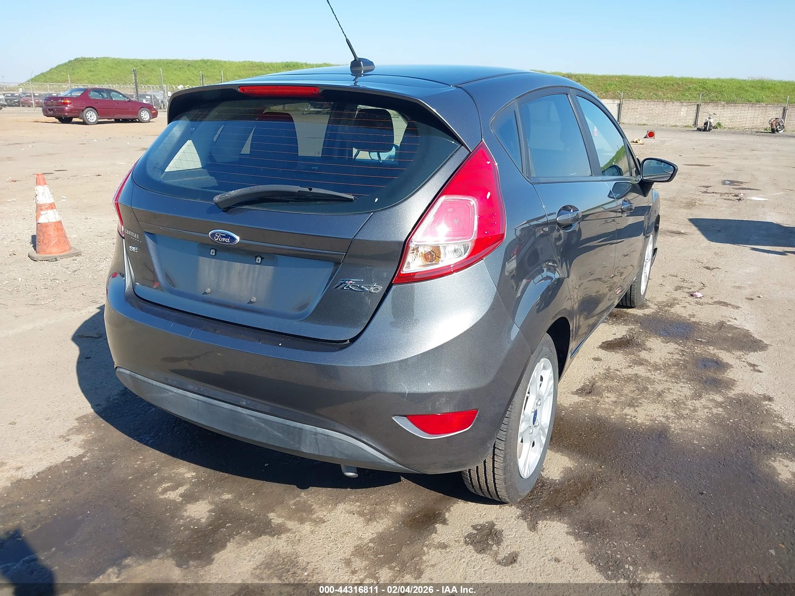 FORD FIESTA image 4